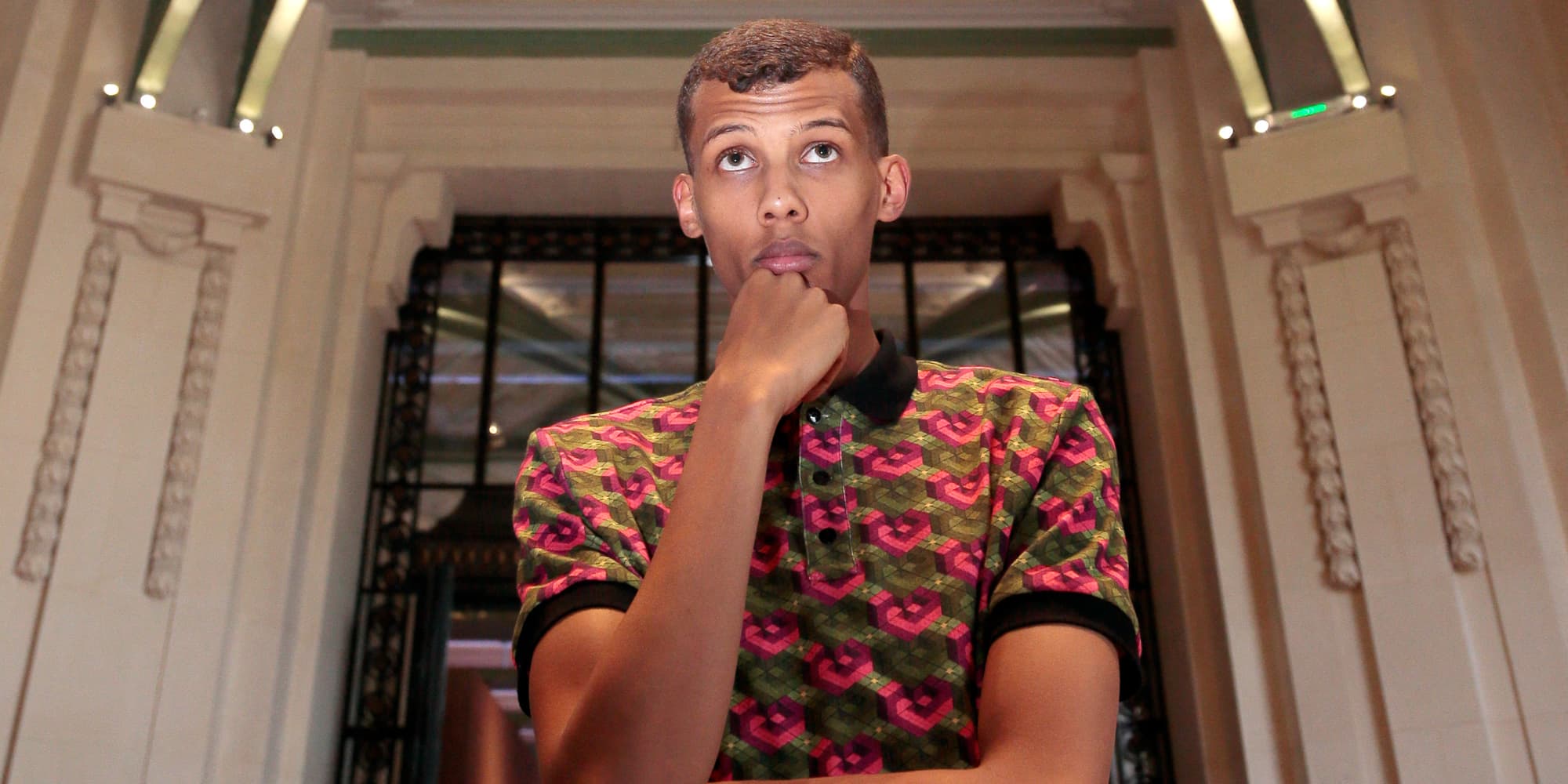 Stromae lors d’un shooting-photo à l’occasion de la sortie du titre "Papaoutai", le 18 juillet 2013 au Grand Palais (Paris).