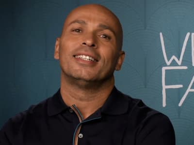 En vidéo - Éric Judor nous présente l'épisode de Noël de Week-End Family