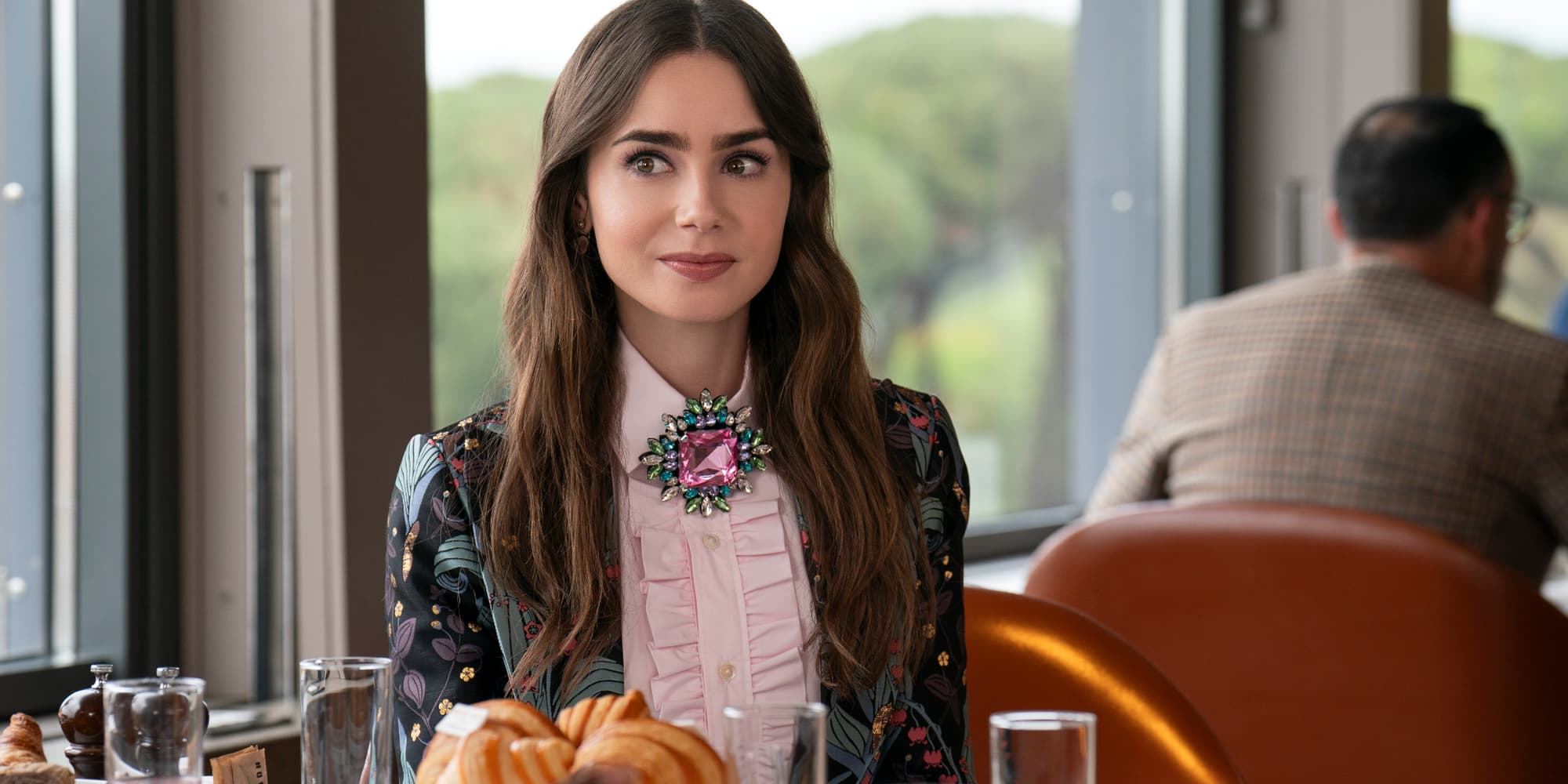 Emily Cooper (Lily Colins) dans la saison 4 d'"Emily In Paris".