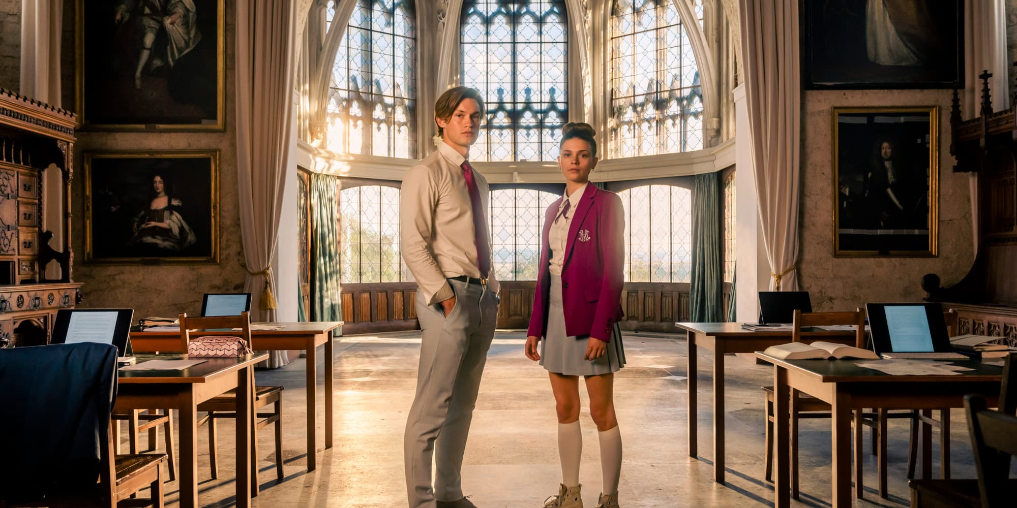 Une histoire d'amour va-t-elle naître entre Ruby et James ? La réponse le 9 mai avec la série Maxton Hall sur Prime Video.