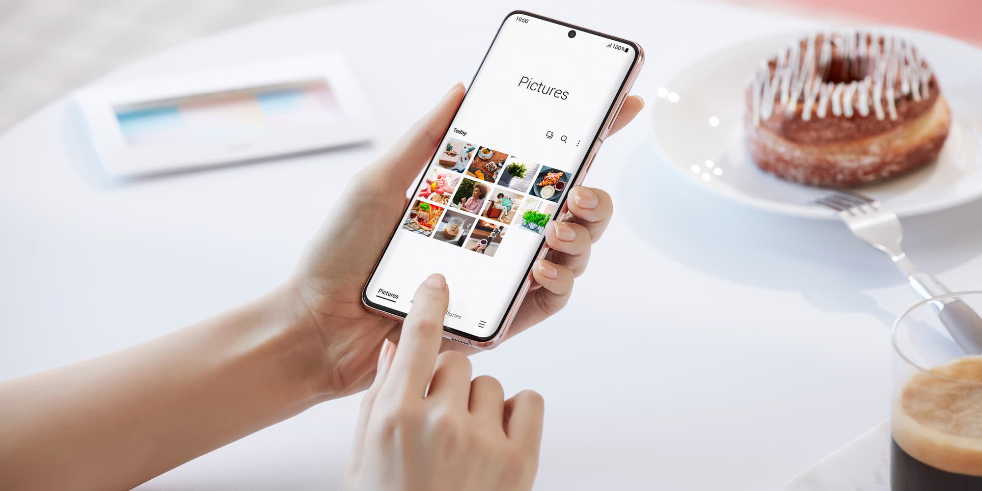 Le Samsung Galaxy S21 (ici en photo) va bientôt voir arriver le Galaxy S21 FE