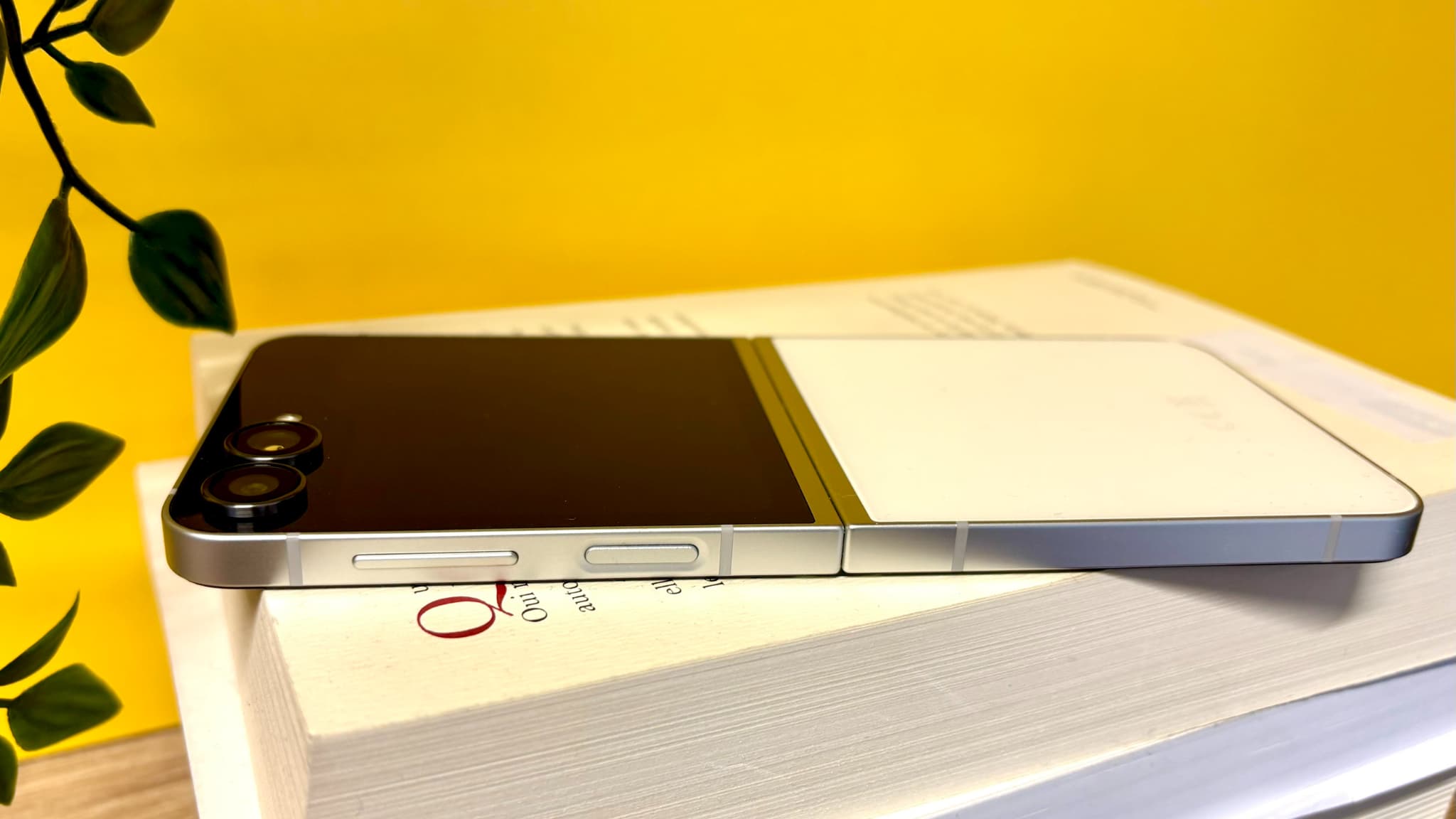 Le Galaxy Flip7 FE se veut suffisamment fin pour être tout à fait ergonomique et pratique