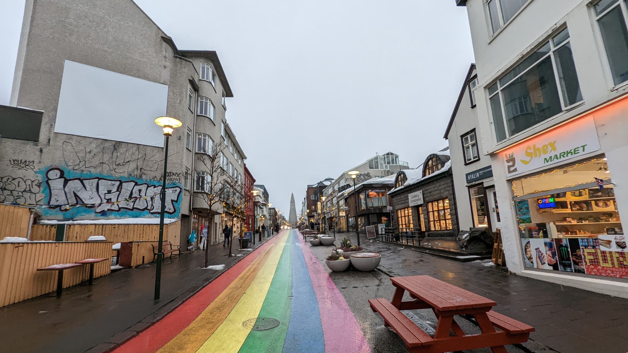 Les couleurs sont parfaitement restituées, même à faible luminosité Les couleurs sont parfaitement restituées, même à faible luminosité