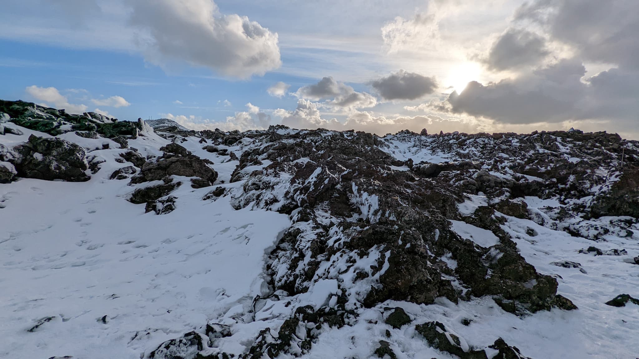 La beauté des paysages est mise en valeur grâce à une IA efficace et rapide La beauté des paysages est mise en valeur grâce à une IA efficace et rapide