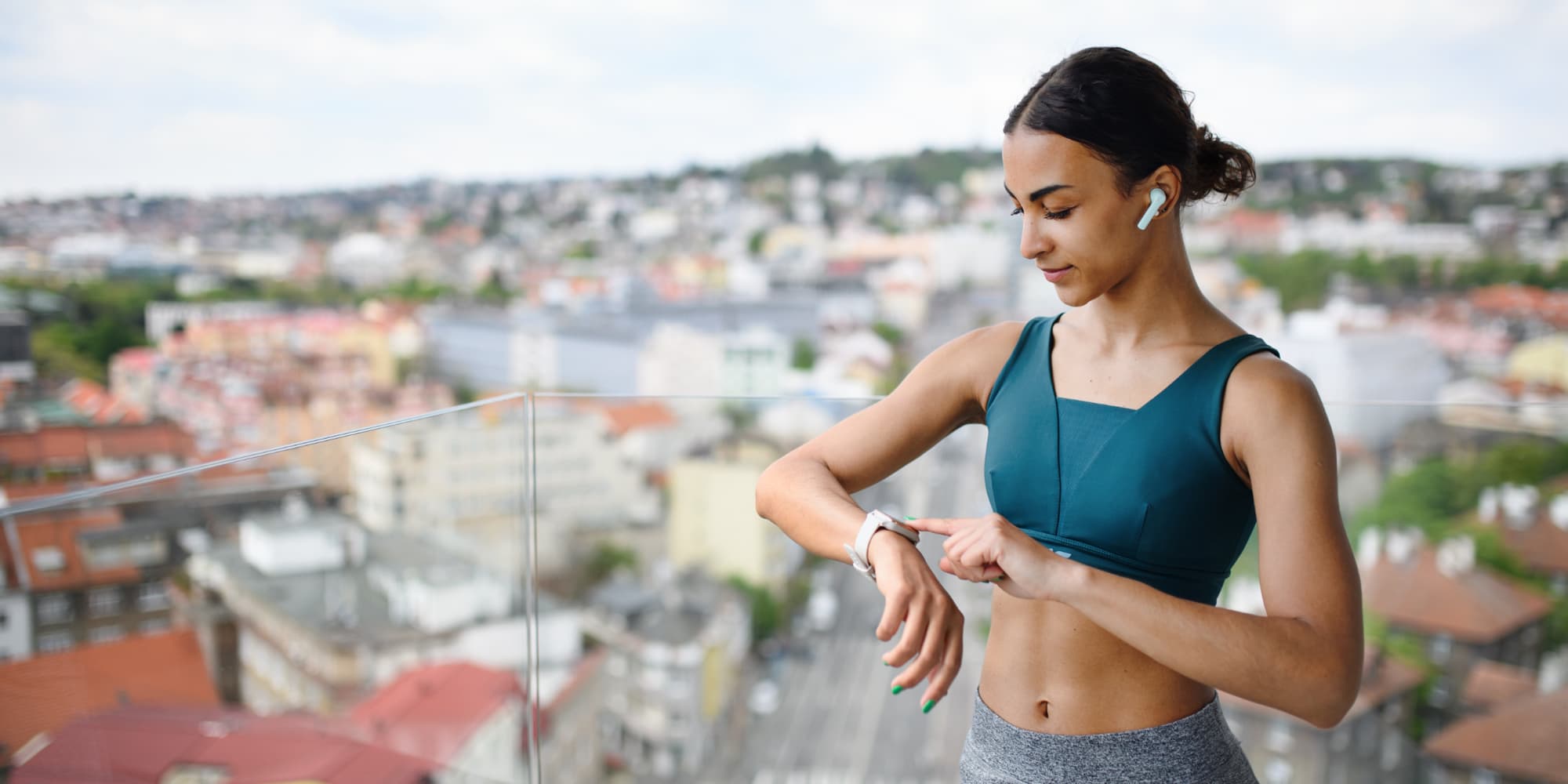Écoutez votre musique directement depuis votre montre connectée, en associant simplement vos écouteurs sans fils à celle-ci.