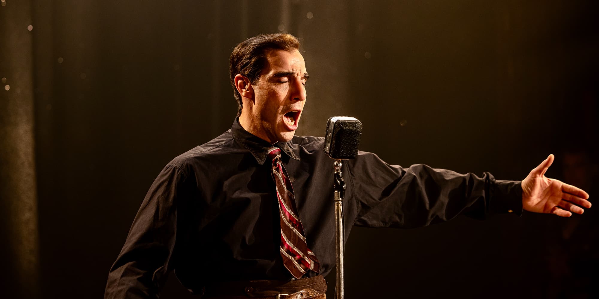 Tahar Rahim dans "Monsieur Aznavour".