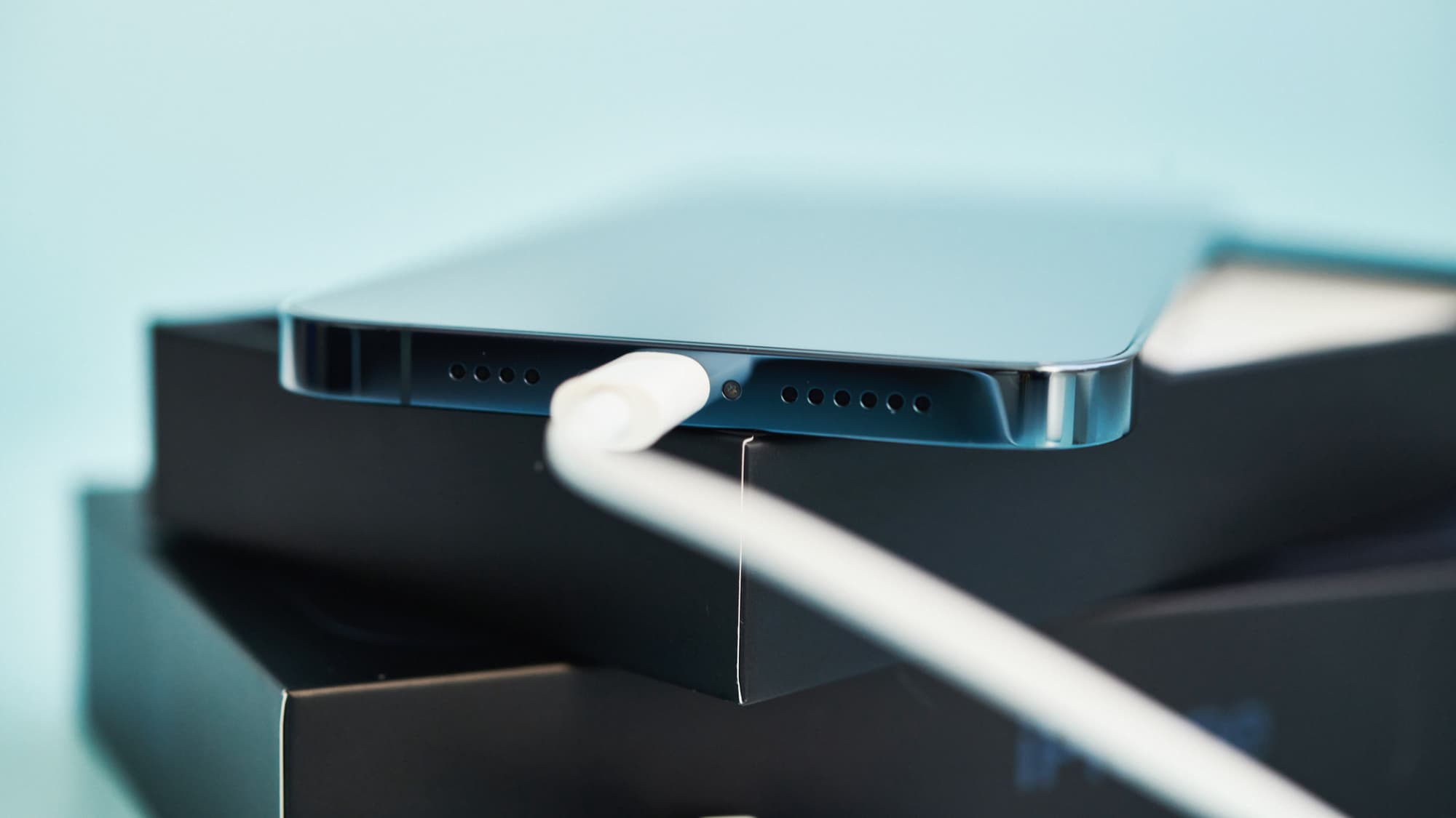 Apple retire le chargeur de la boîte de tous les iPhone