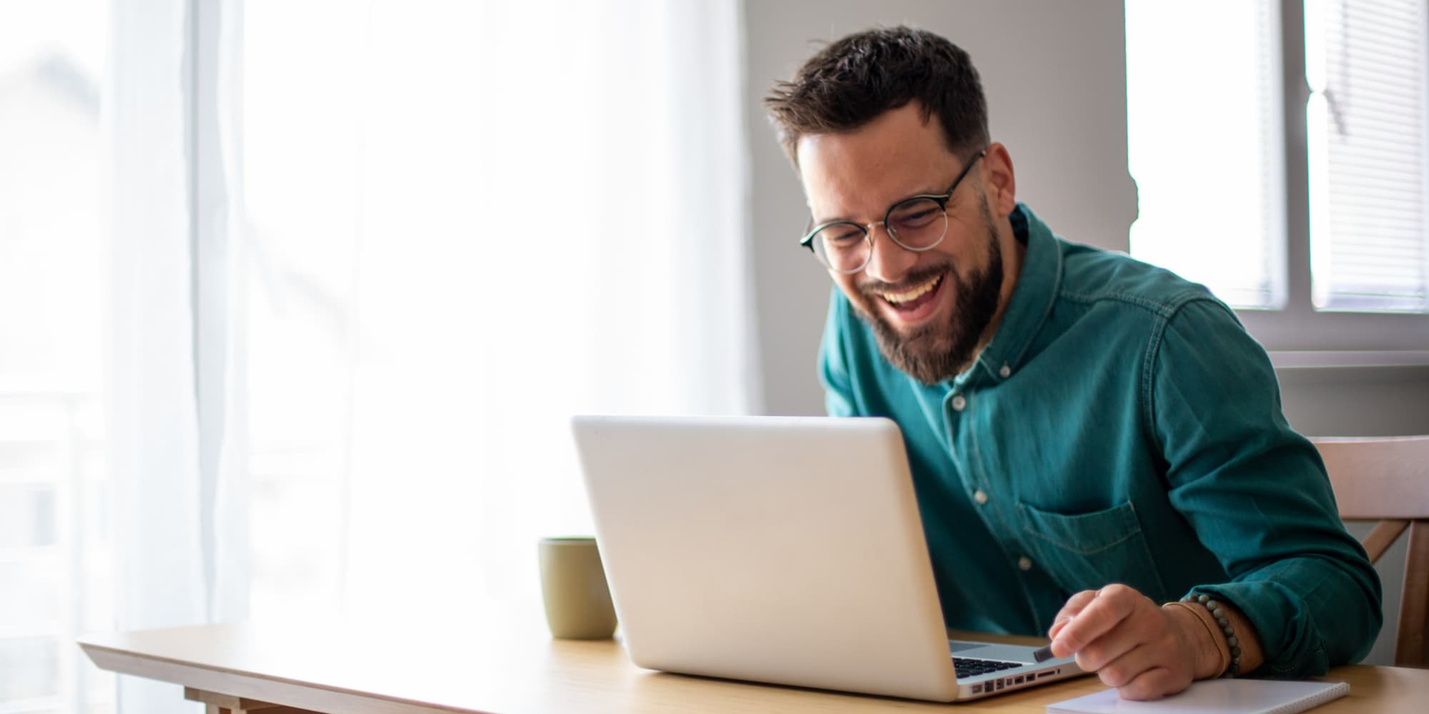 SFR se propose à la fois de gérer la résiliation de votre ancien contrat, mais aussi de vous rembourser jusqu'à 100€ sur les frais de résiliation !