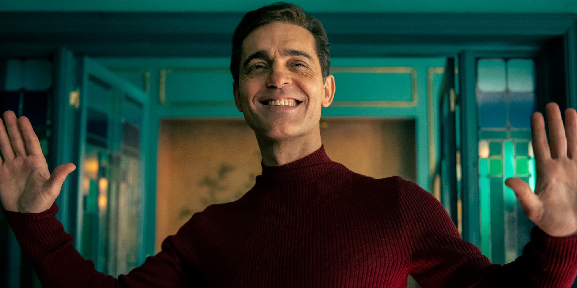 Pedro Alonso dans la série ''Berlin'', disponible dès maintenant sur Netflix.