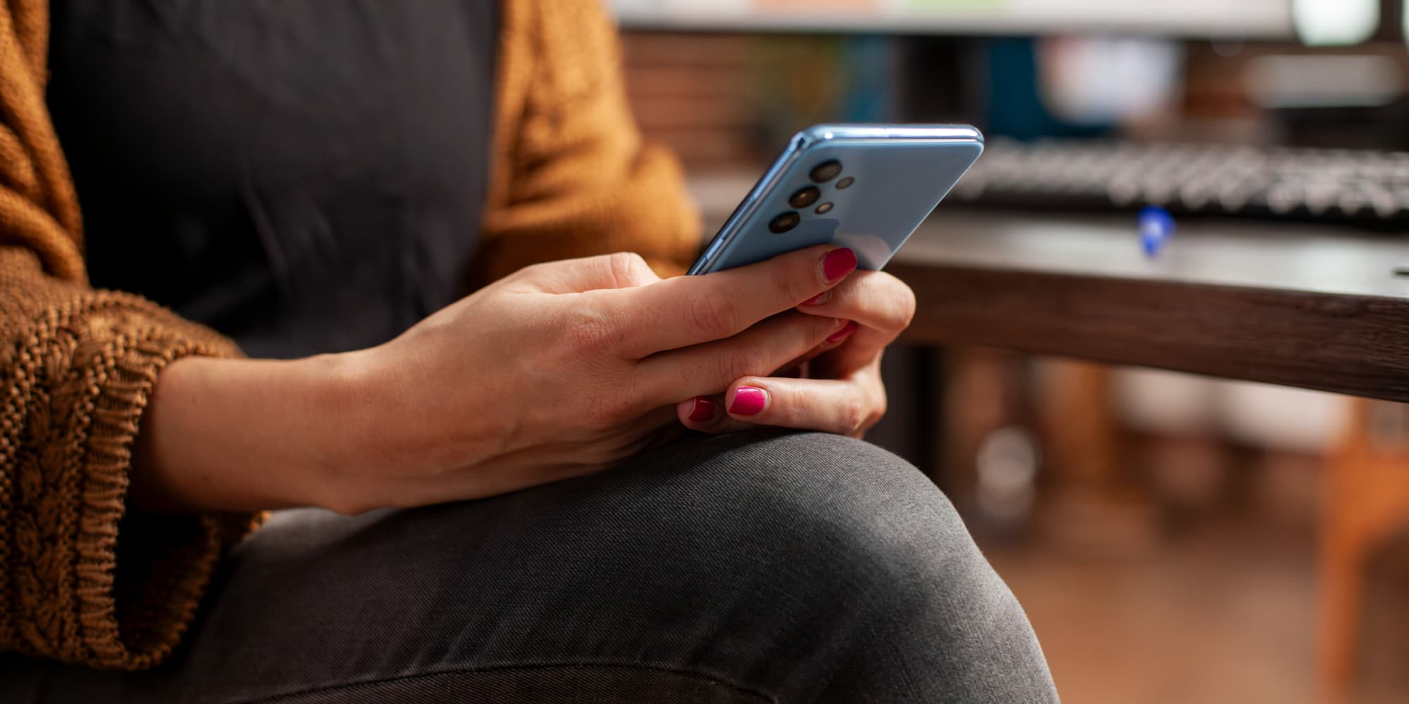 Voici pourquoi il faut absolument éteindre son smartphone plutôt que le redémarrer.