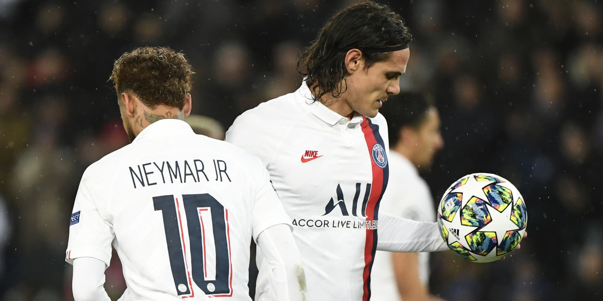 Cavani et Neymar lors du match de Ligue des Champions du PSG face à Galatasaray, le 11 décembre 2019 au Parc des Princes