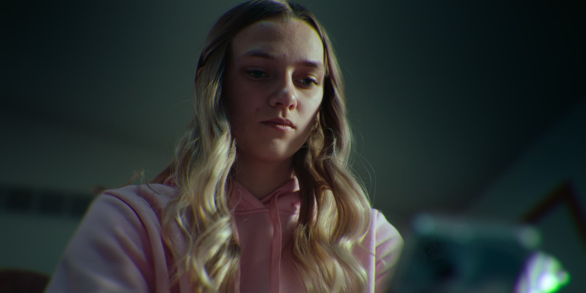 Lauryn Licari dans le film documentaire "Numéro inconnu - Textos toxiques au lycée", disponible dès maintenant sur Netflix.