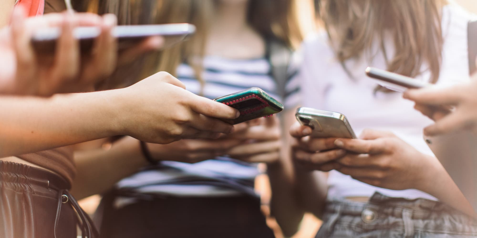 Voici une sélection de smartphones pour votre ado en 2025 !