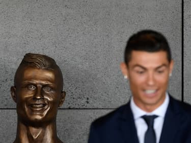Le meilleur des pires statues de footballeurs