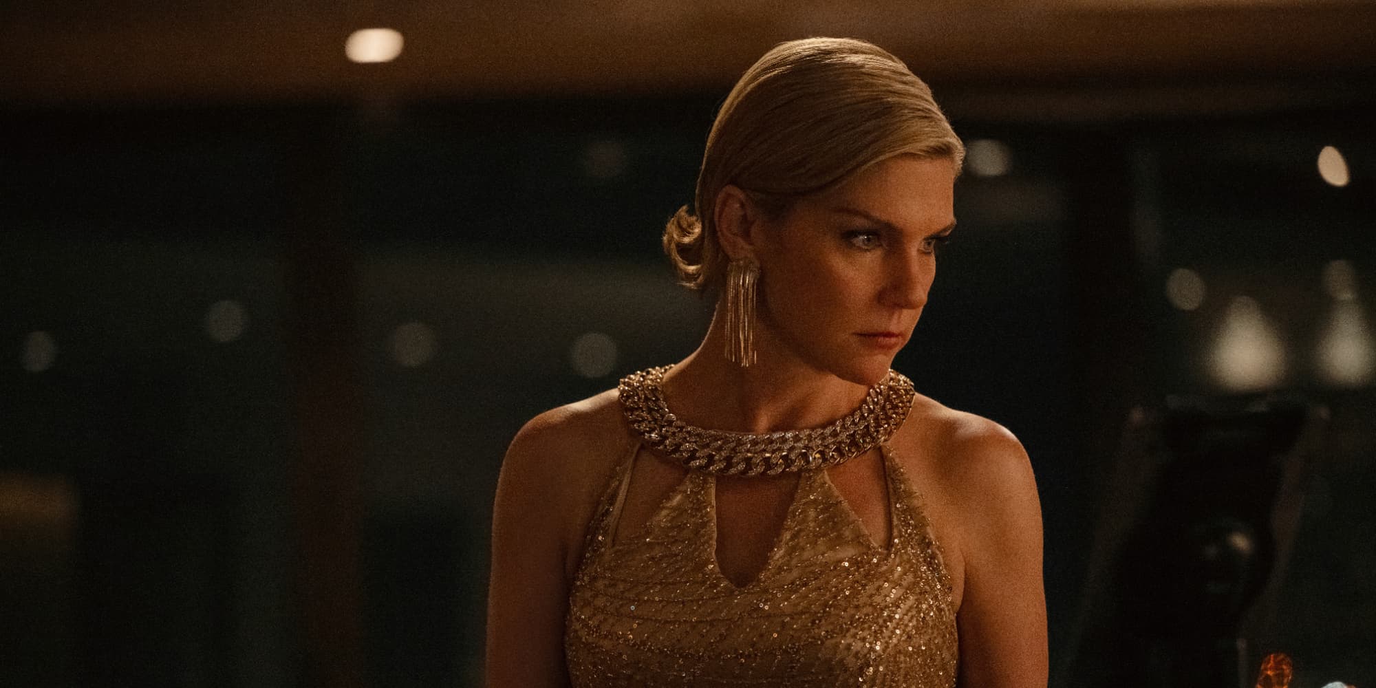 Rhea Seehorn dans ''Pluribus'', actuellement sur Apple TV.