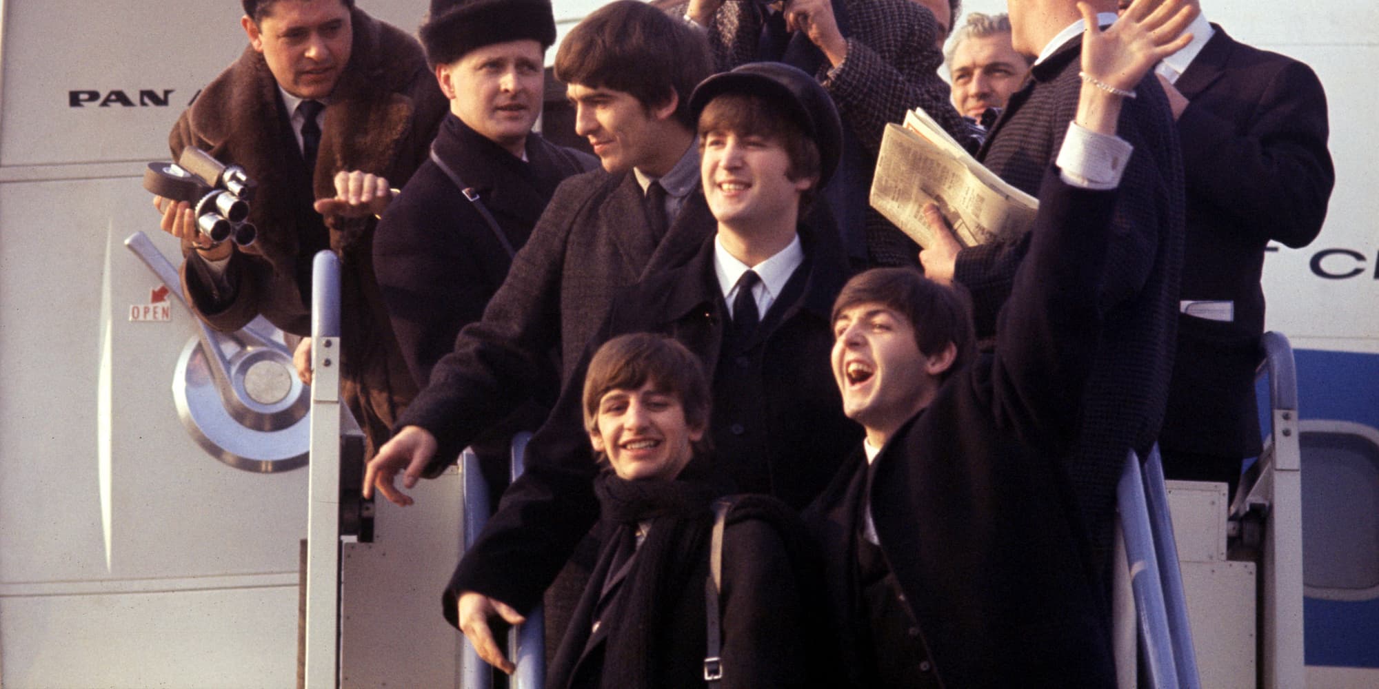 Préparez-vous à (re)vivre le moment électrisant où les Beatles se sont posés pour la première fois en Amérique.
