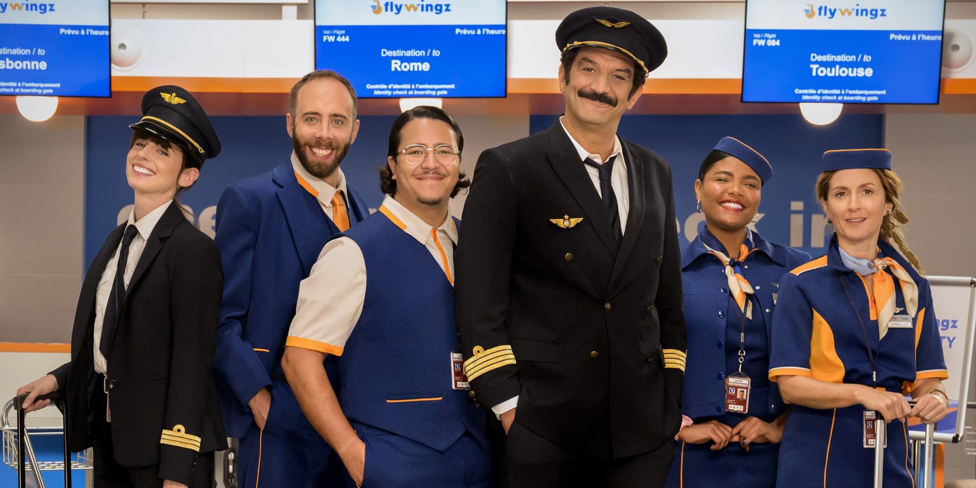 Bérangère McNeese (Charlie Leroy), Tristan Lopin (TristanDurieux), Brahim Bouhlel (Nabil Belkacem), Ramzy Bedia (Jack),Laureen "lapotegenante" et Camille Chamoux (Armelle Gardon), dans la série "Terminal", disponible sur Canal+. 