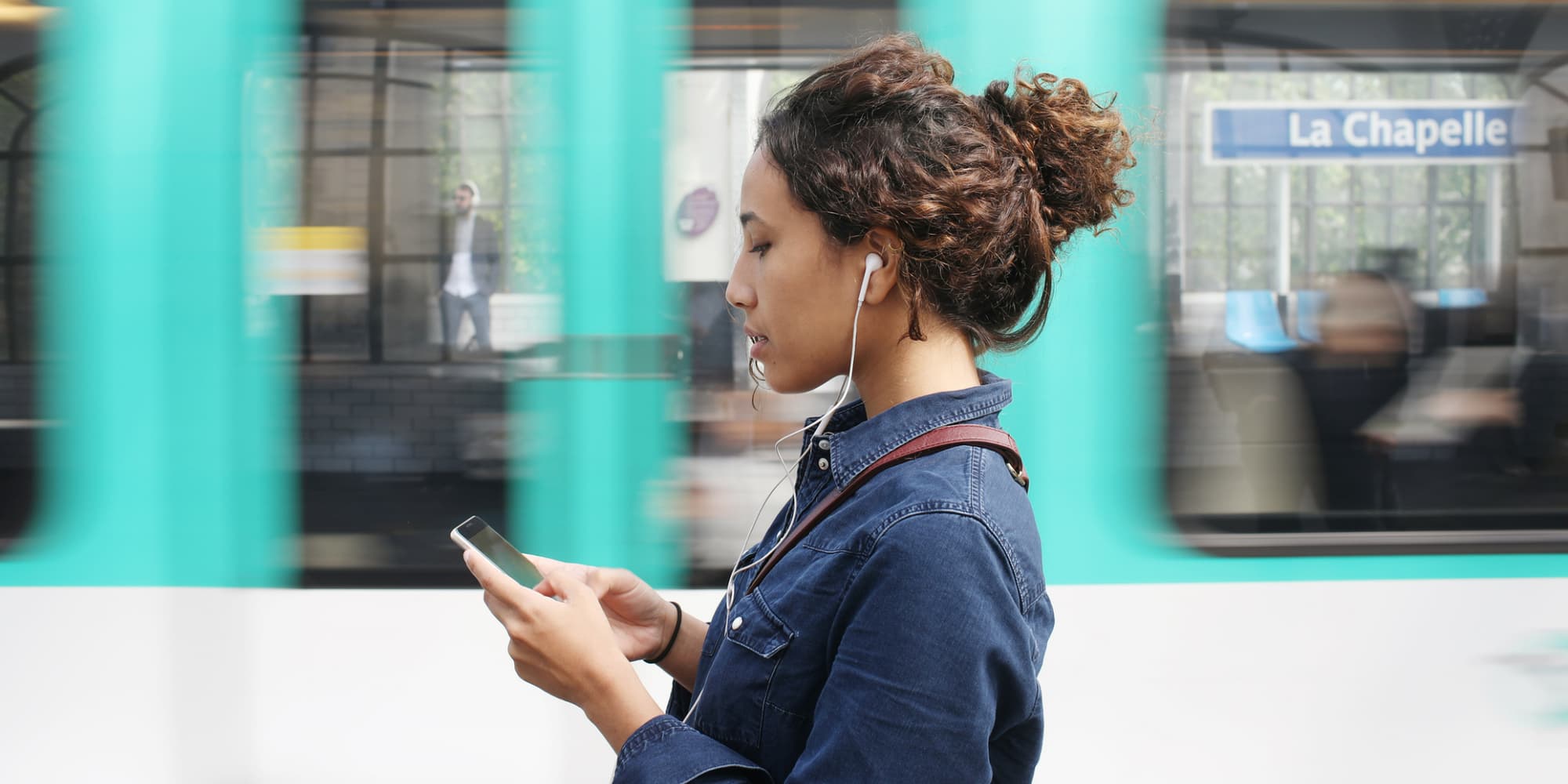 Il sera bientôt possible pour les possesseurs d'iPhone de valider leurs trajets dans le métro parisien en un simple geste.