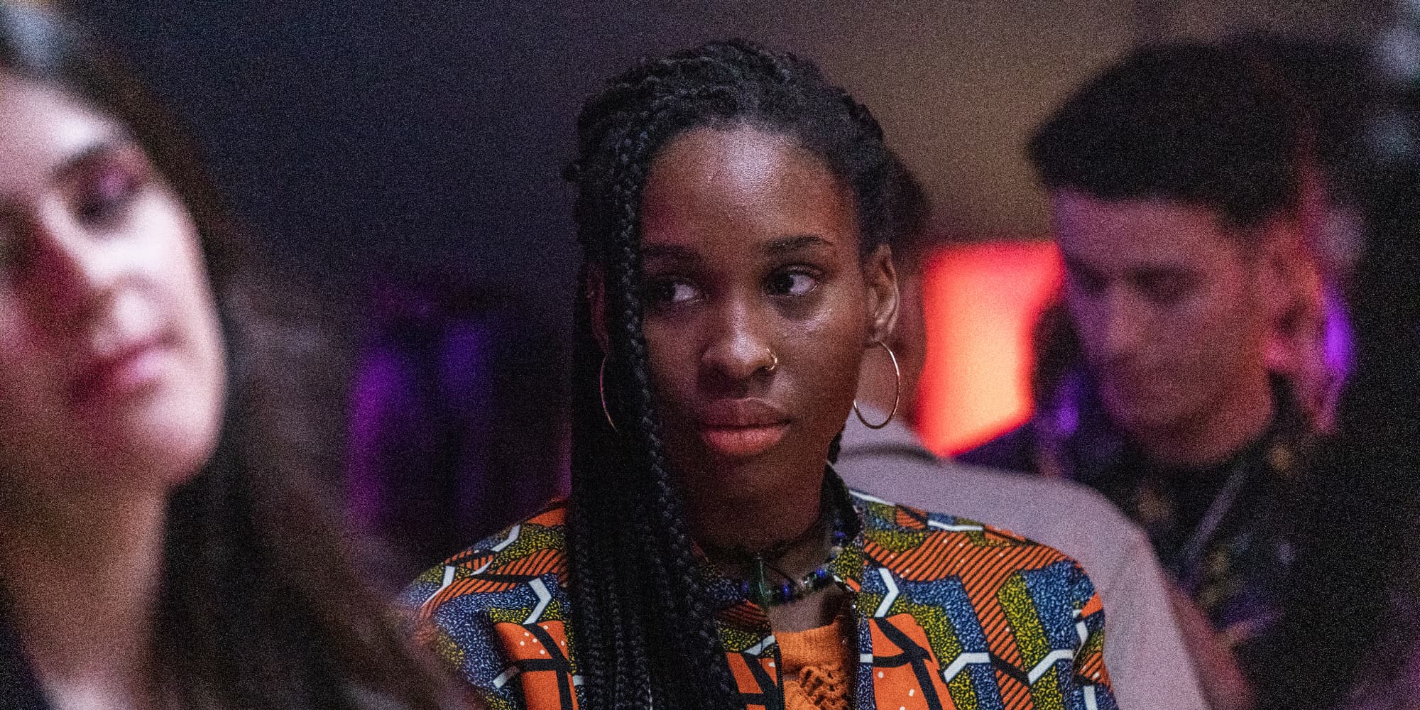 Rocío, incarnée par Ana Bokesa, dans la 6e saison d'Élite.