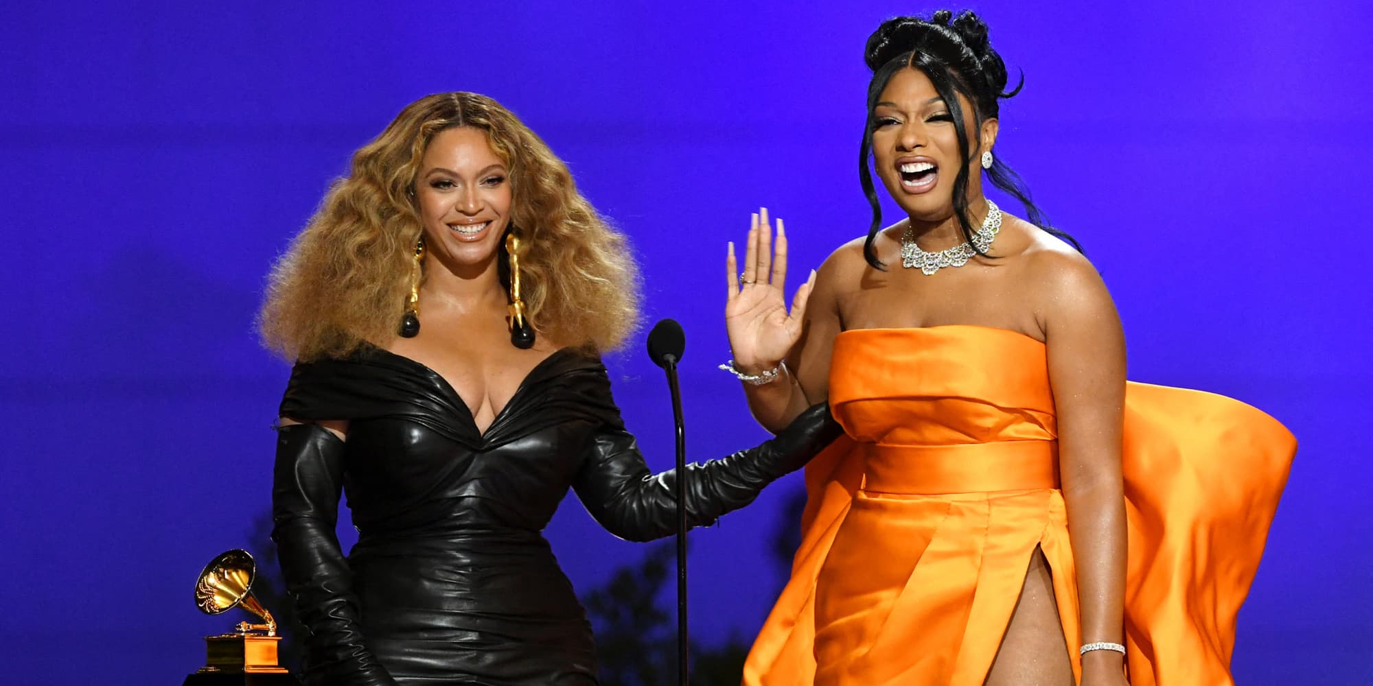 Beyoncé et Megan Thee Stallion sur la scène des 63e Grammy Awards, à Los Angeles, le 14 mars 2021. 