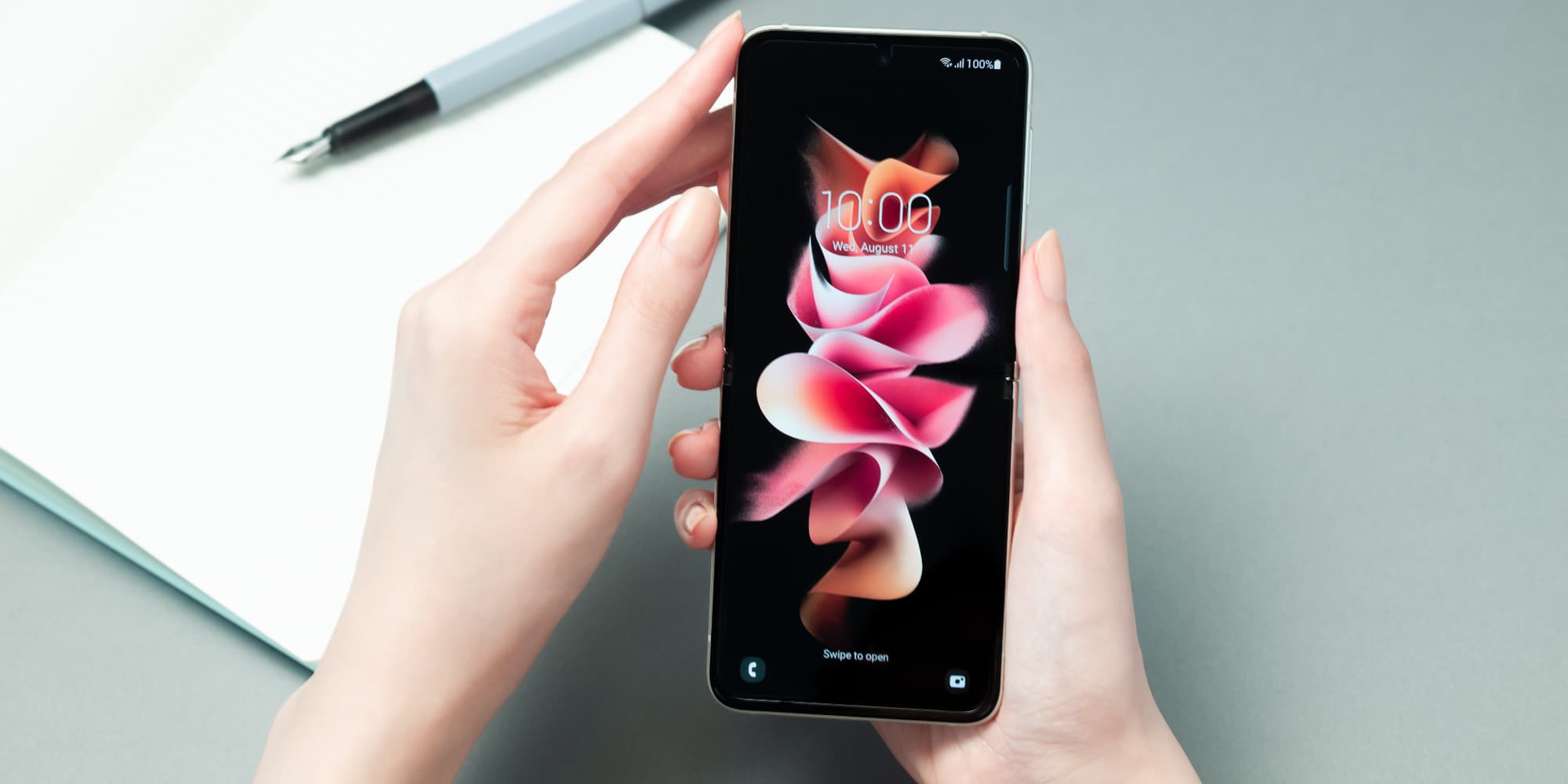 Le Galaxy Z Flip3 de Samsung fait partie des smartphones de choc en promo pour le Cyber Monday chez SFR !