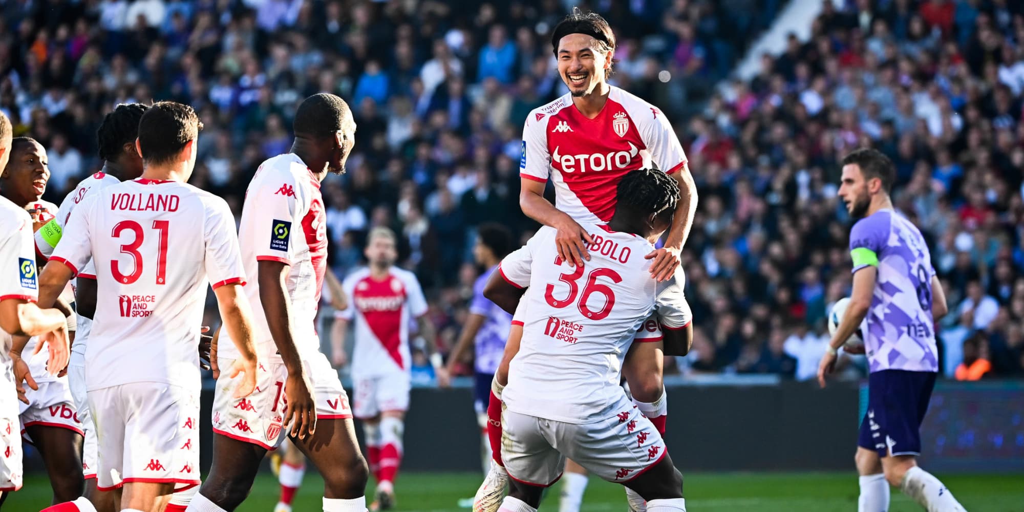 Breel Embolo et Takumi Minamino de l'AS Monaco lors d'un match de Ligue 1 face au Toulouse FC, au Stadium TFC à Toulouse, le 6 novembre 2022.