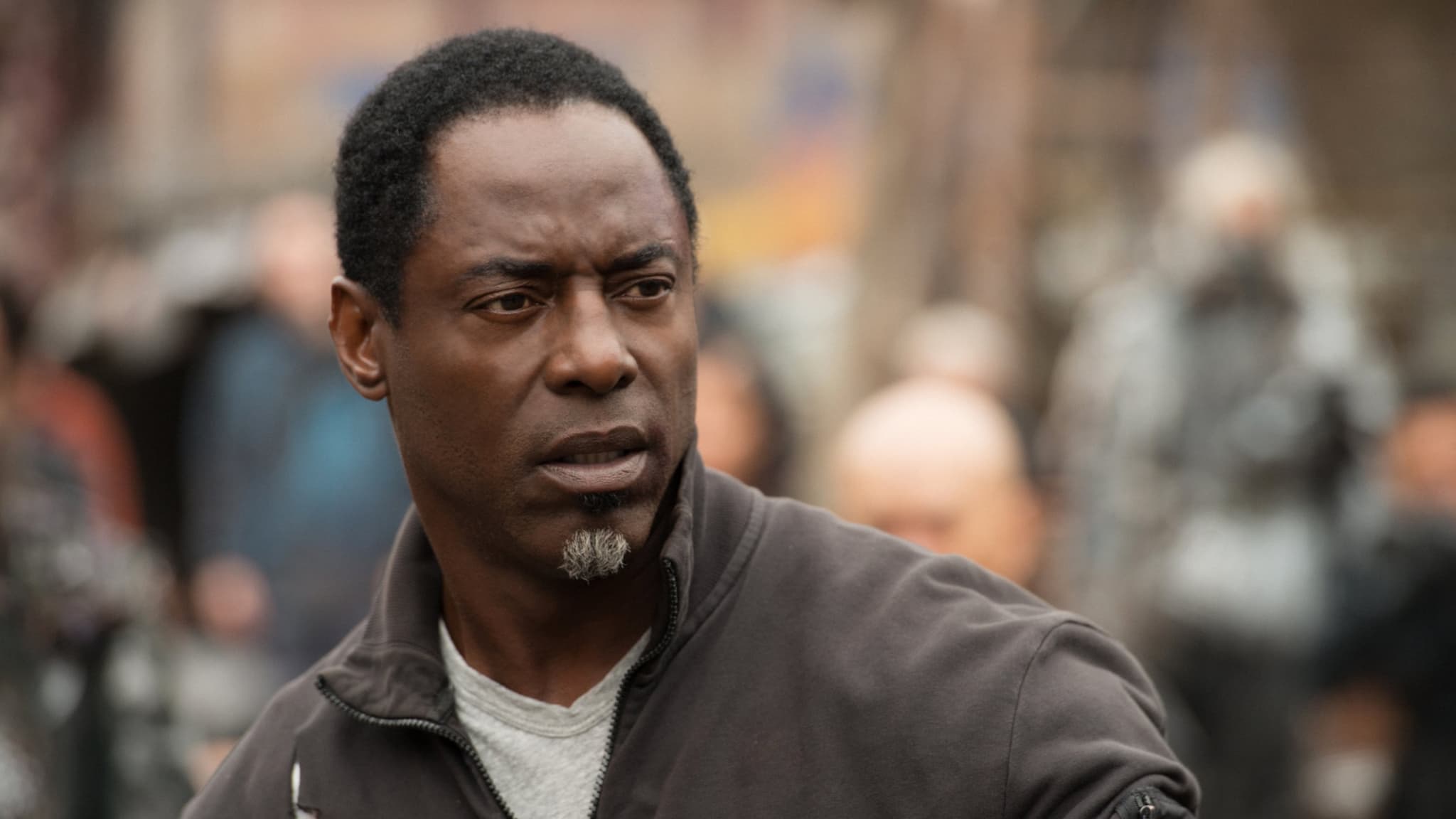 Encore un chancelier qui aura passé l'arme à gauche dans The 100 !
