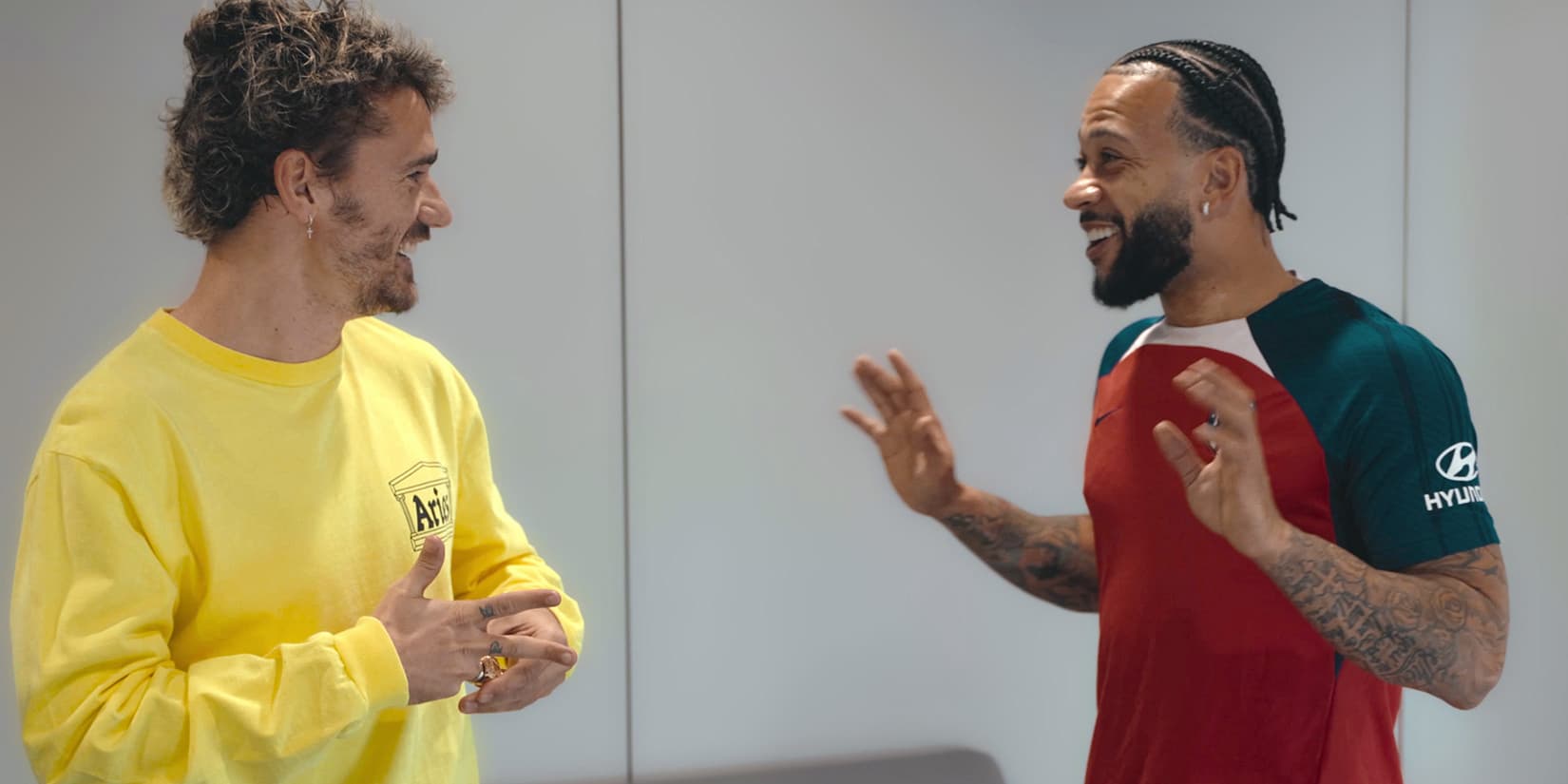 Antoine Griezmann et Memphis Depay dans le documentaire ''LALIGA : Aux premières loges'', à découvrir sur Netflix.