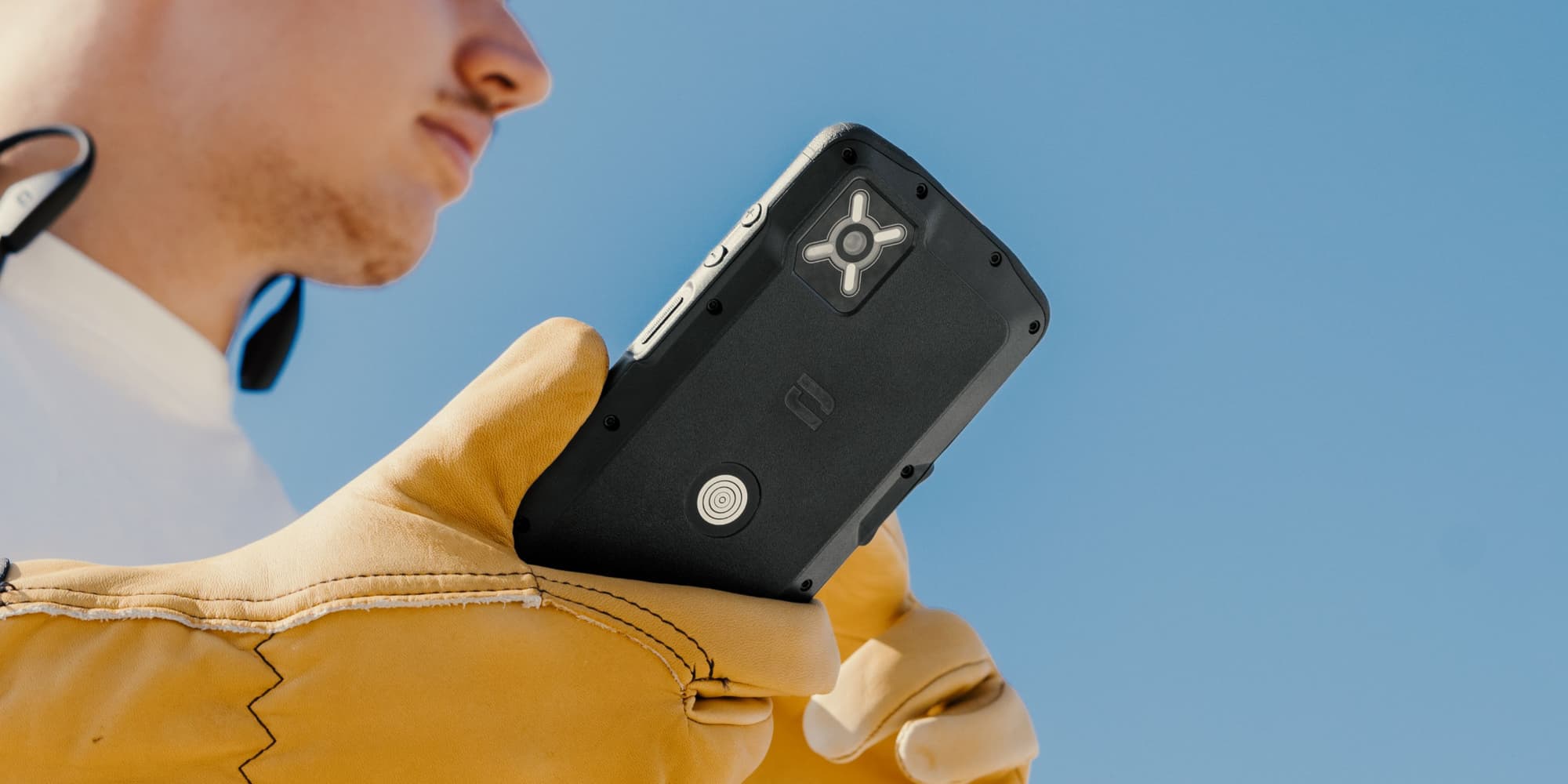 Le CROSSCALL CORE-M6 est disponible chez SFR.