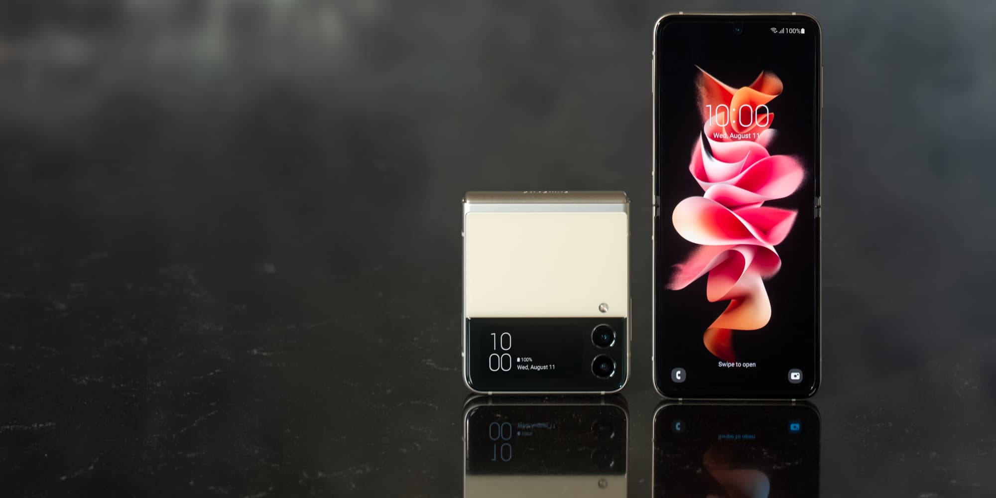 Le Samsung Galaxy Z Flip3 version crème est disponible en précommande avec des bonus chez SFR