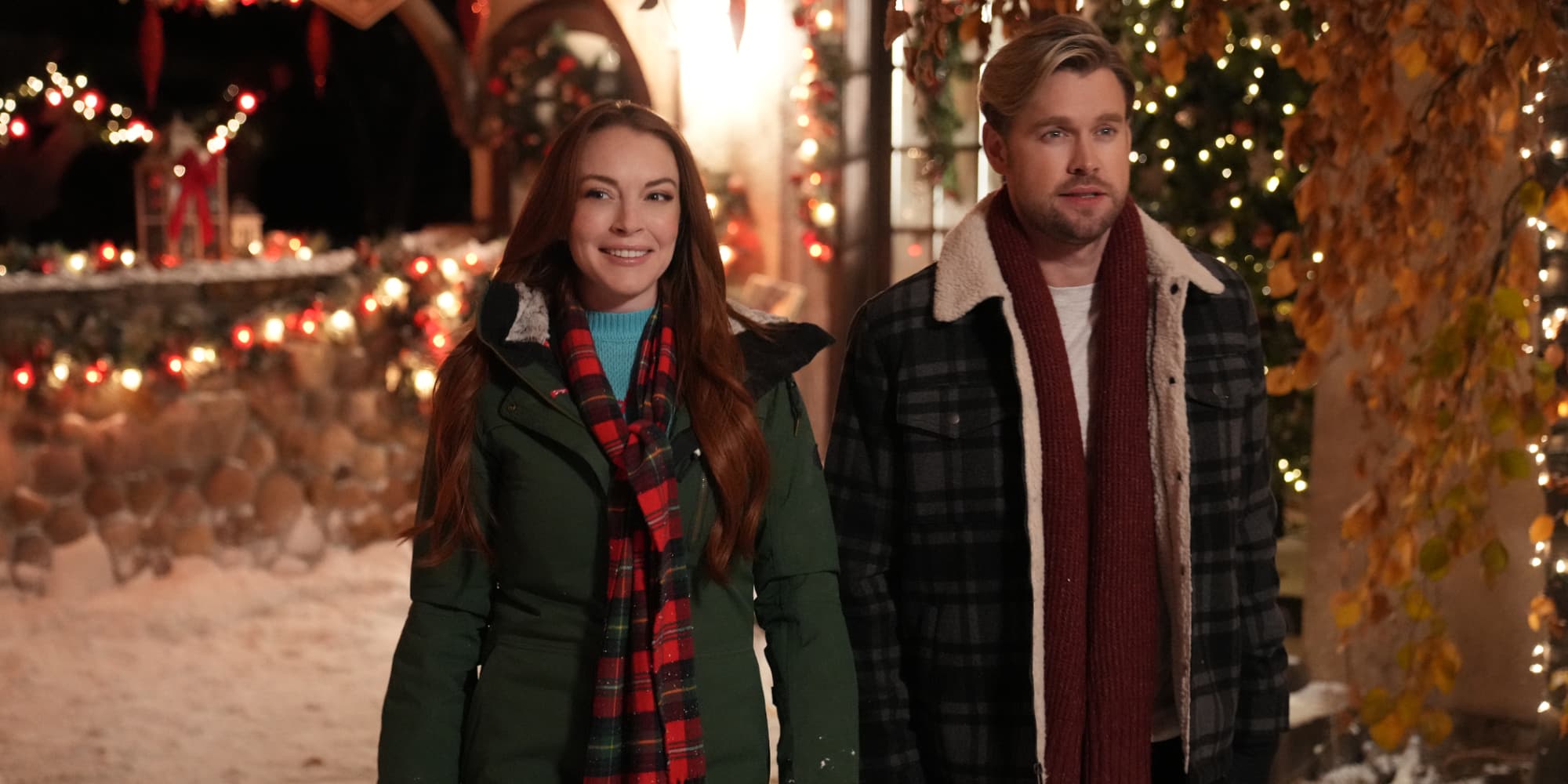 Sierra (Lindsay Lohan) et Jack (Chord Overstreet) dans "Noël tombe à pic".