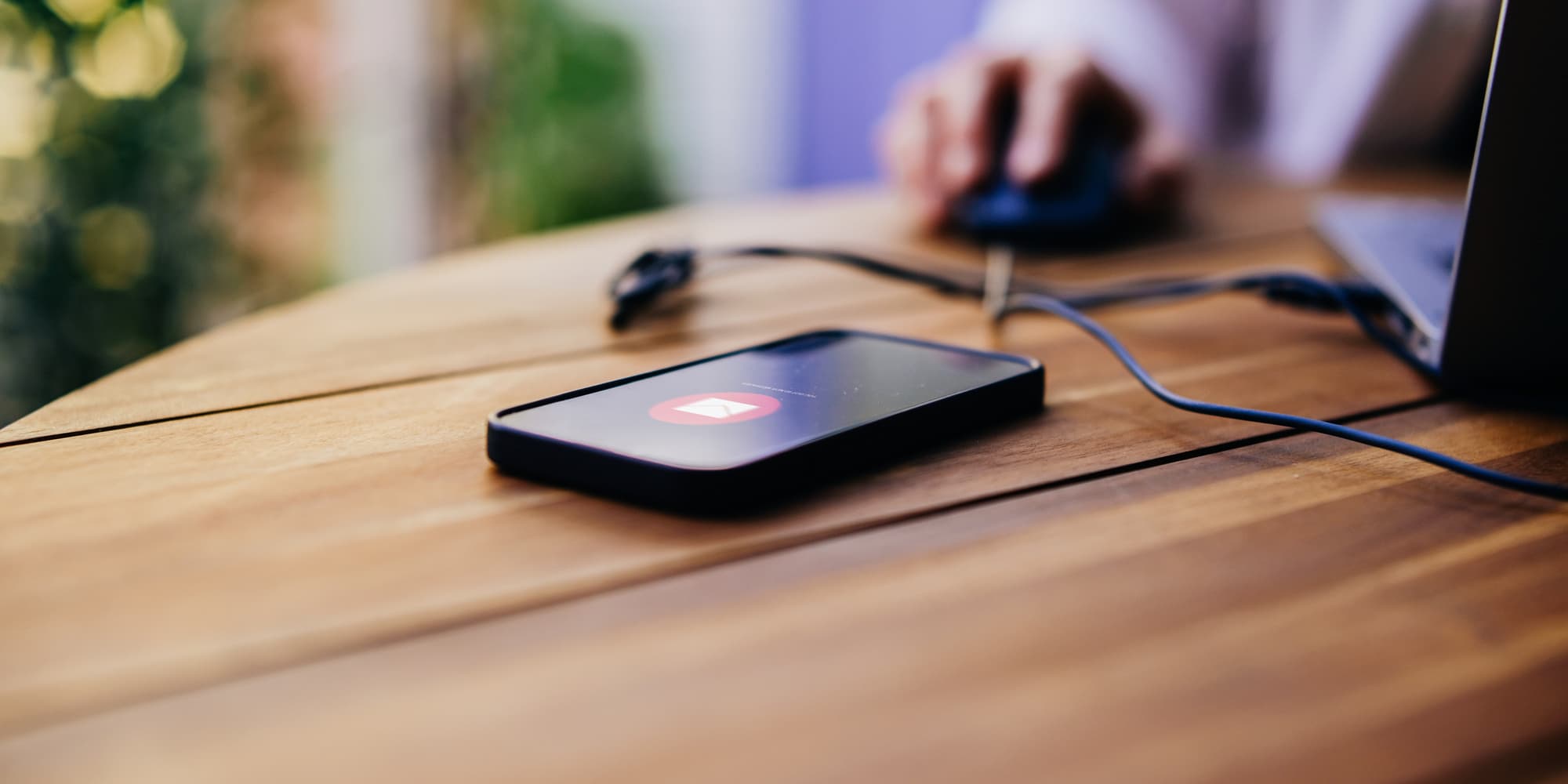 Découvrez dans ce tutoriel les différentes étapes pour changer le vibreur de votre iPhone. 