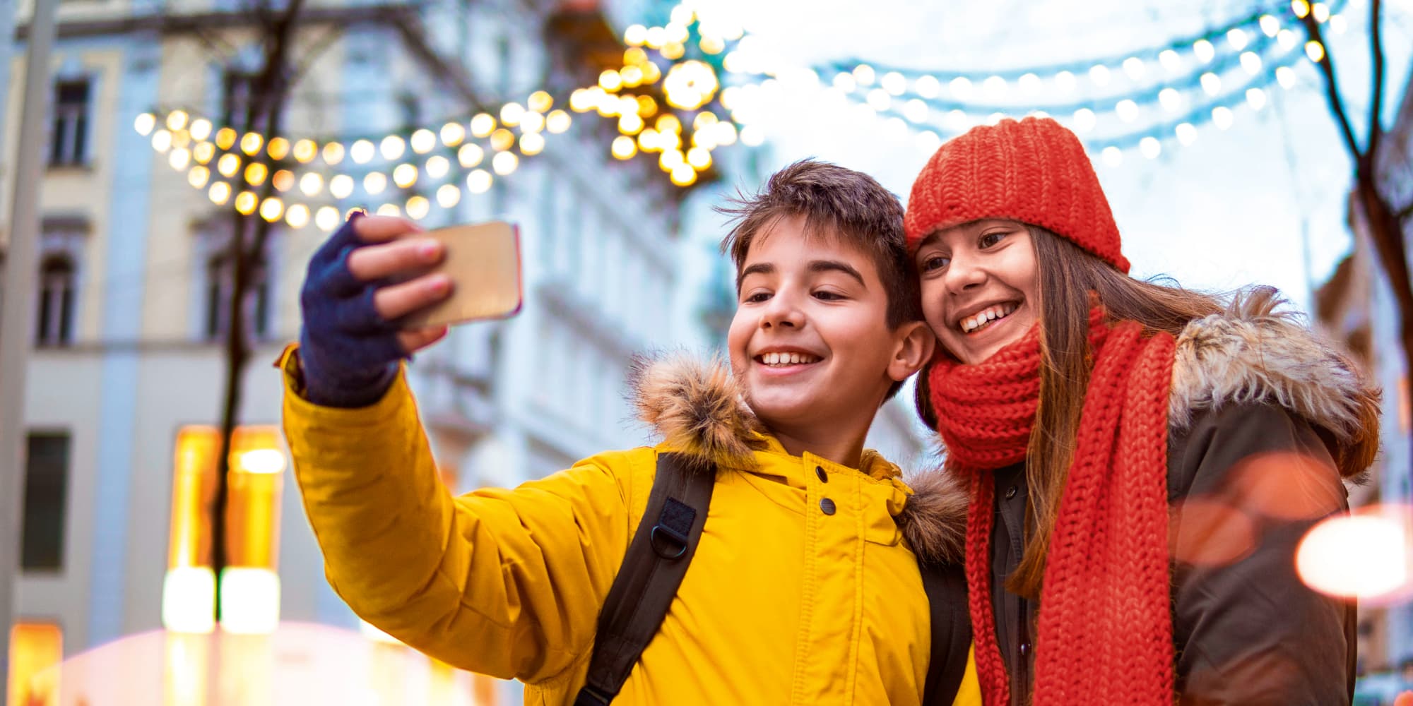 Découvrez le forfait 2H 1 Go Mo 5G de SFR, l'offre mobile idéale pour accompagner votre ado avec son tout premier smartphone !