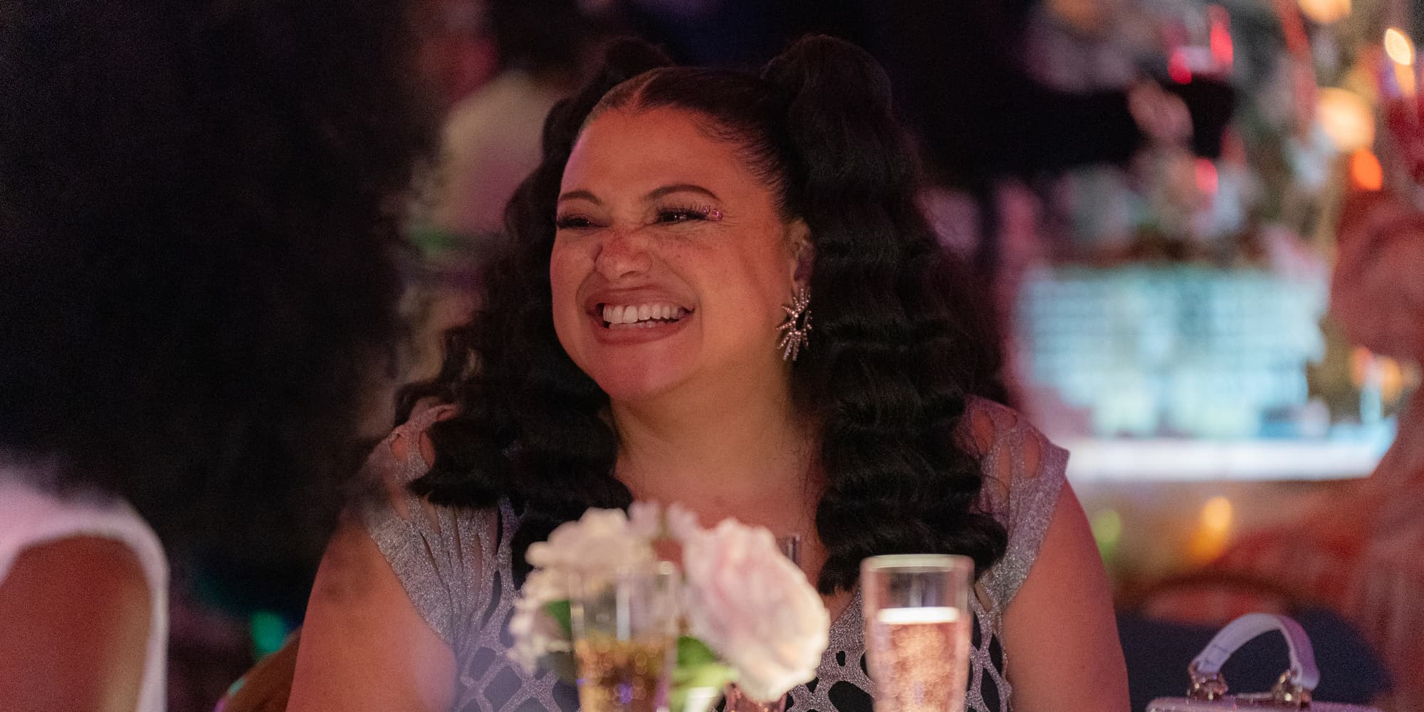 Embarquez pour de nouvelles aventures new-yorkaises aux côtés de Mavis Beaumont dans la saison 2 de "La Loi de la plus forte" sur Netflix.