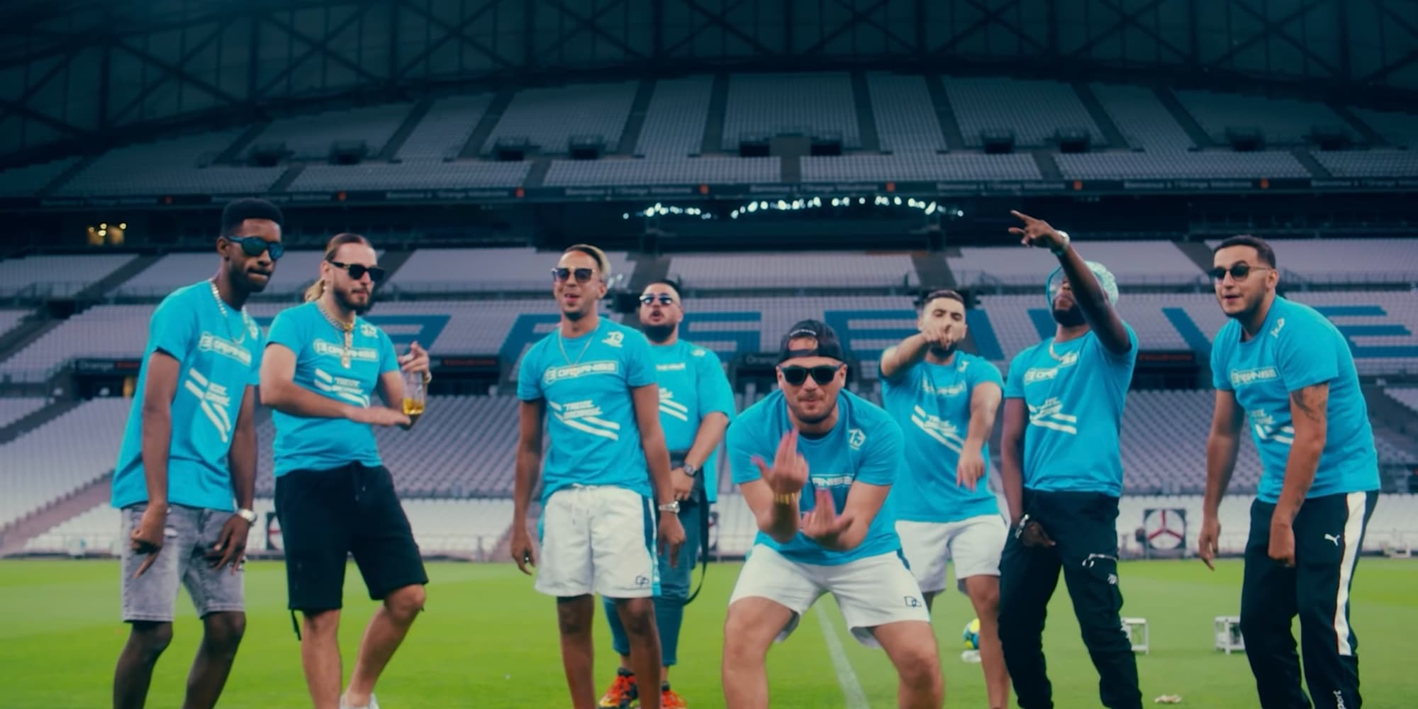 Solda, SCH, Naps, Kofs, JUL, Houari, Elams et Soso Maness dans le clip de "Bande Organisée"