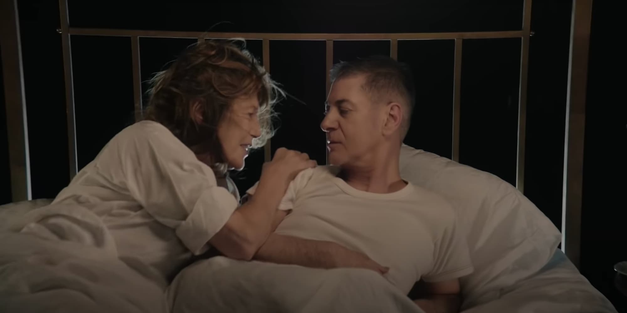 Jane Birkin et Étienne Daho dans le clip "Oh ! Pardon tu dormais...".