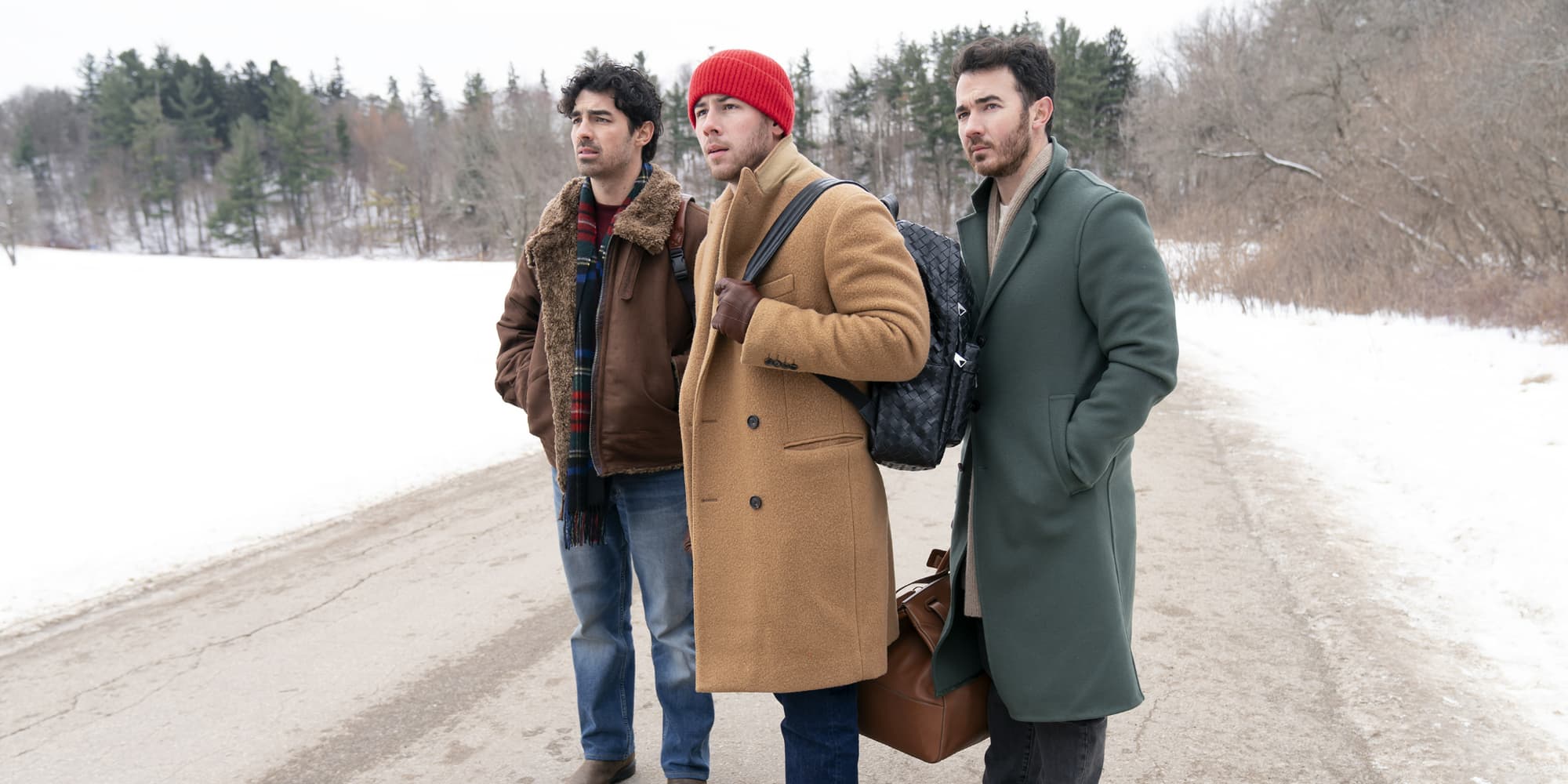 Embarquez dans la folle aventure de Kevin, Nick et Joe dans le film "Un Noël chez les Jonas Brothers" sur Disney+. 