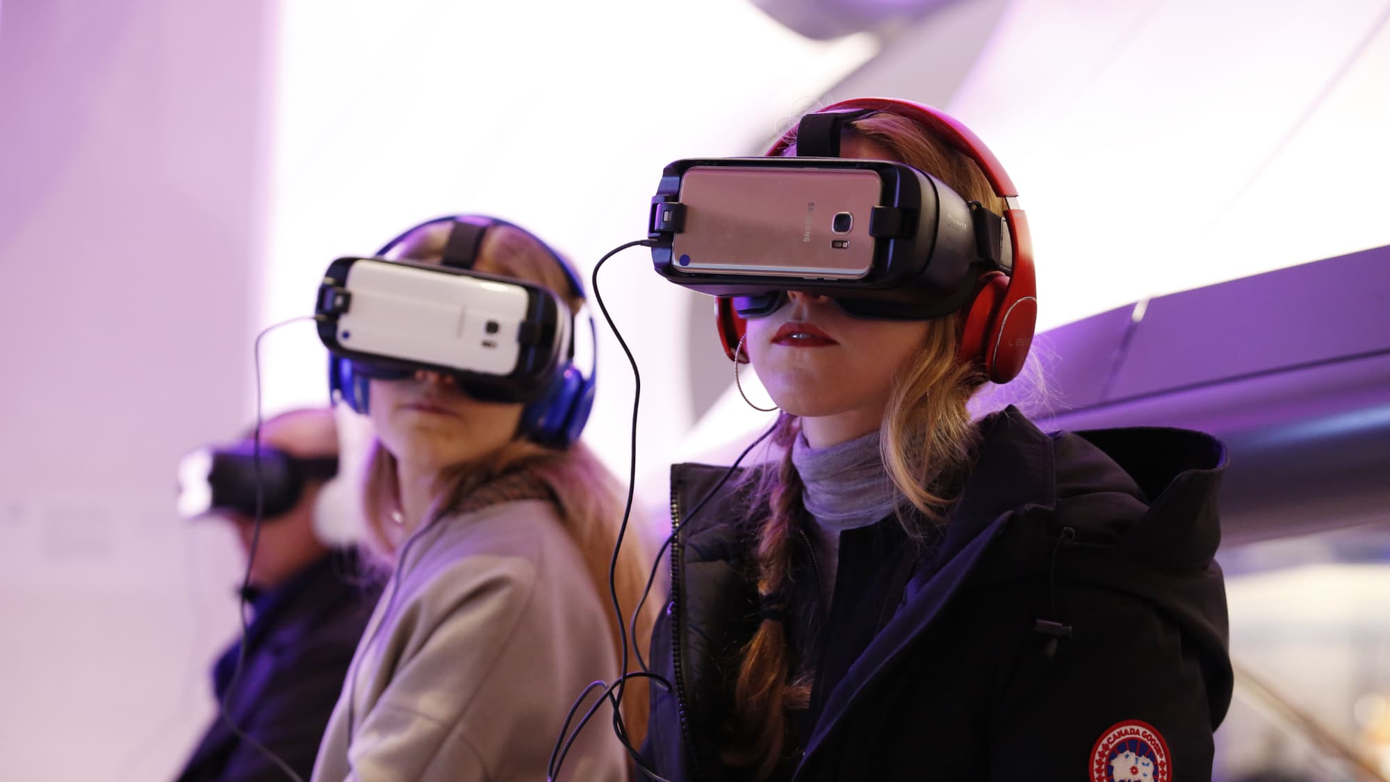 Un casque de réalité virtuelle avec votre box : vous en rêviez, SFR l'a  fait !