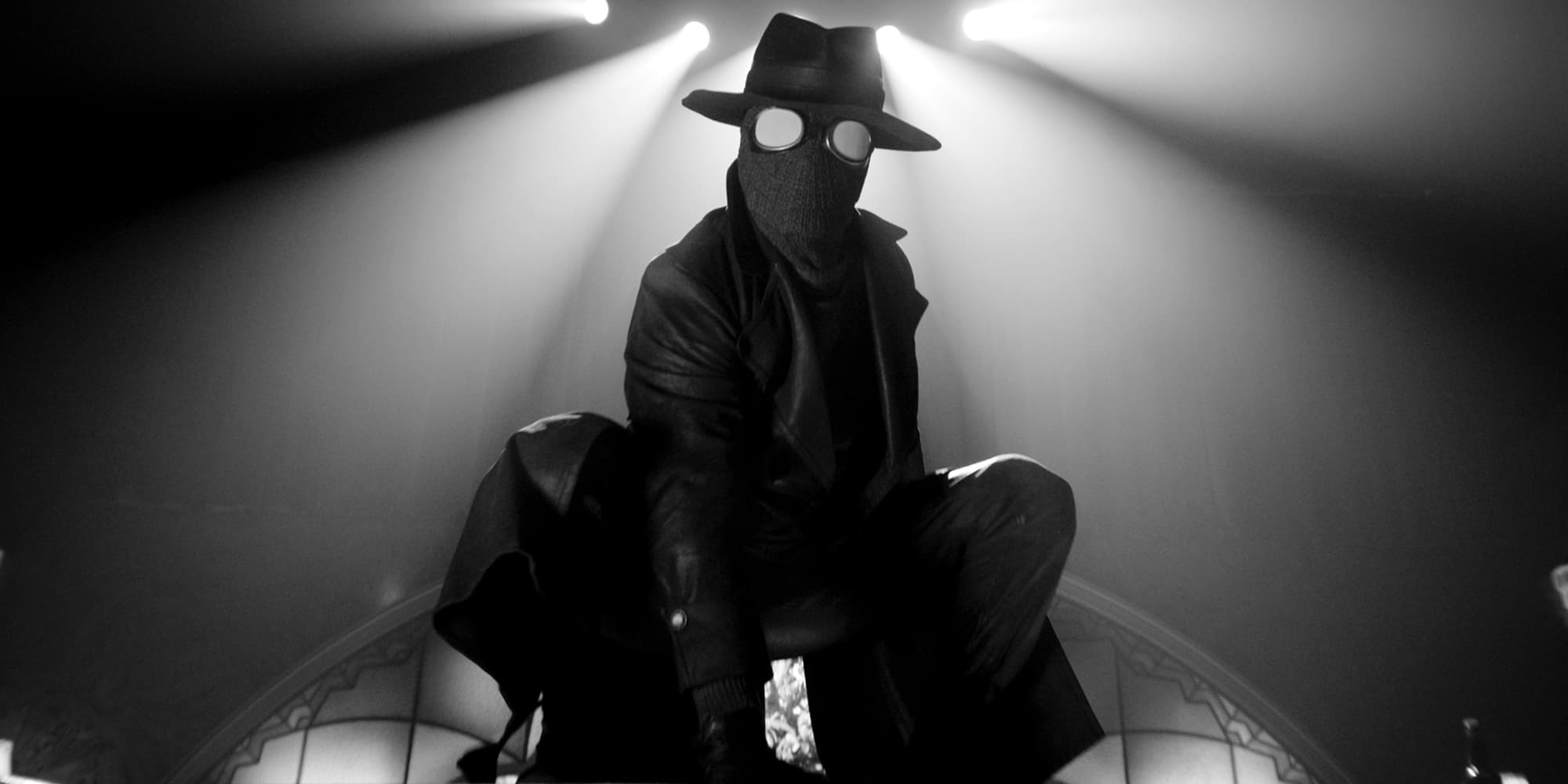 Nicolas Cage se dévoile dans la peau de Ben Reilly dans la série "Spider-Noir" sur Prime Video. 