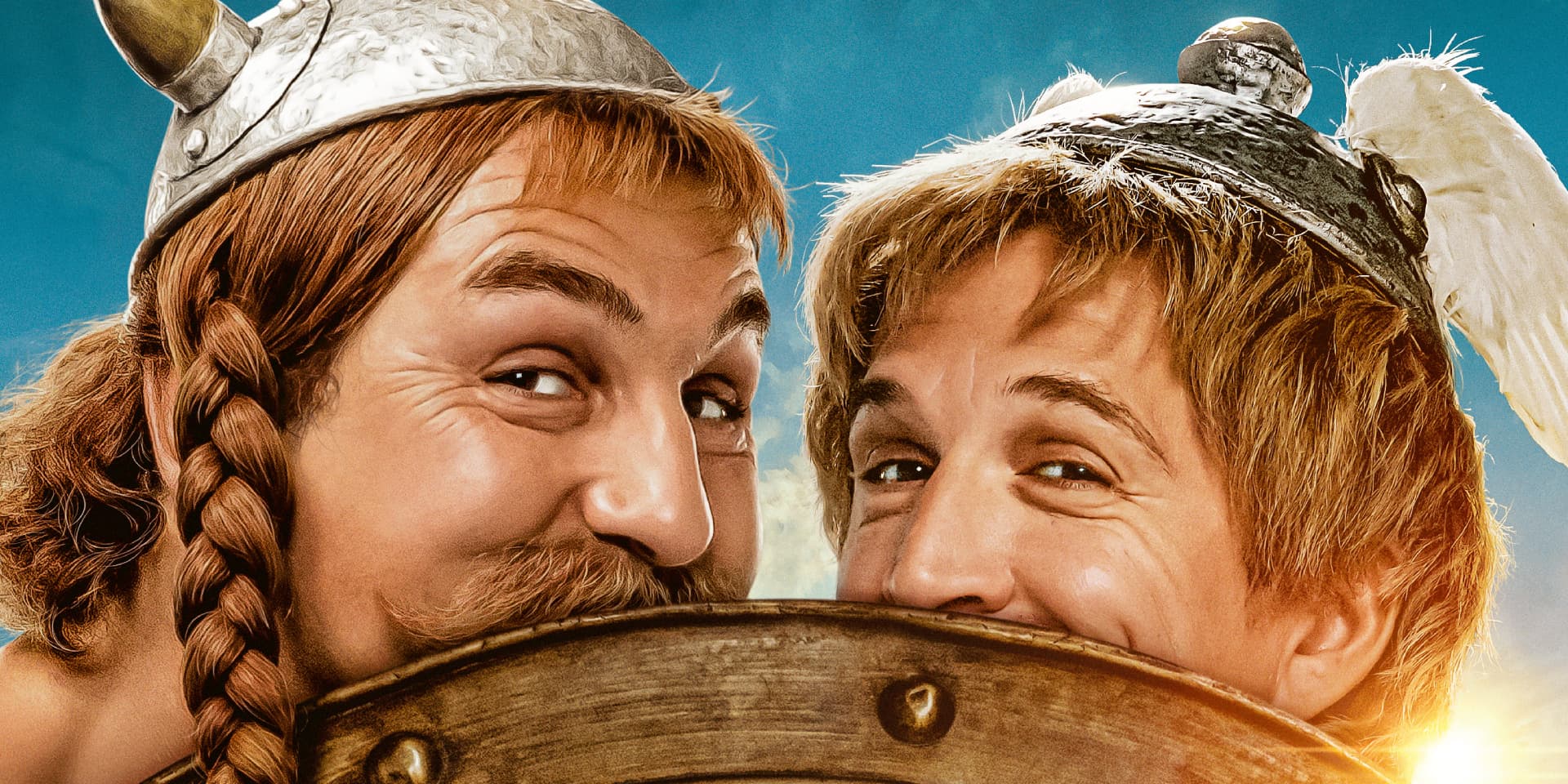 Obélix (Gilles Lellouche) et Astérix (Guillaume Canet) sur la première affiche du film Astérix et Obélix : L'Empire du Milieu