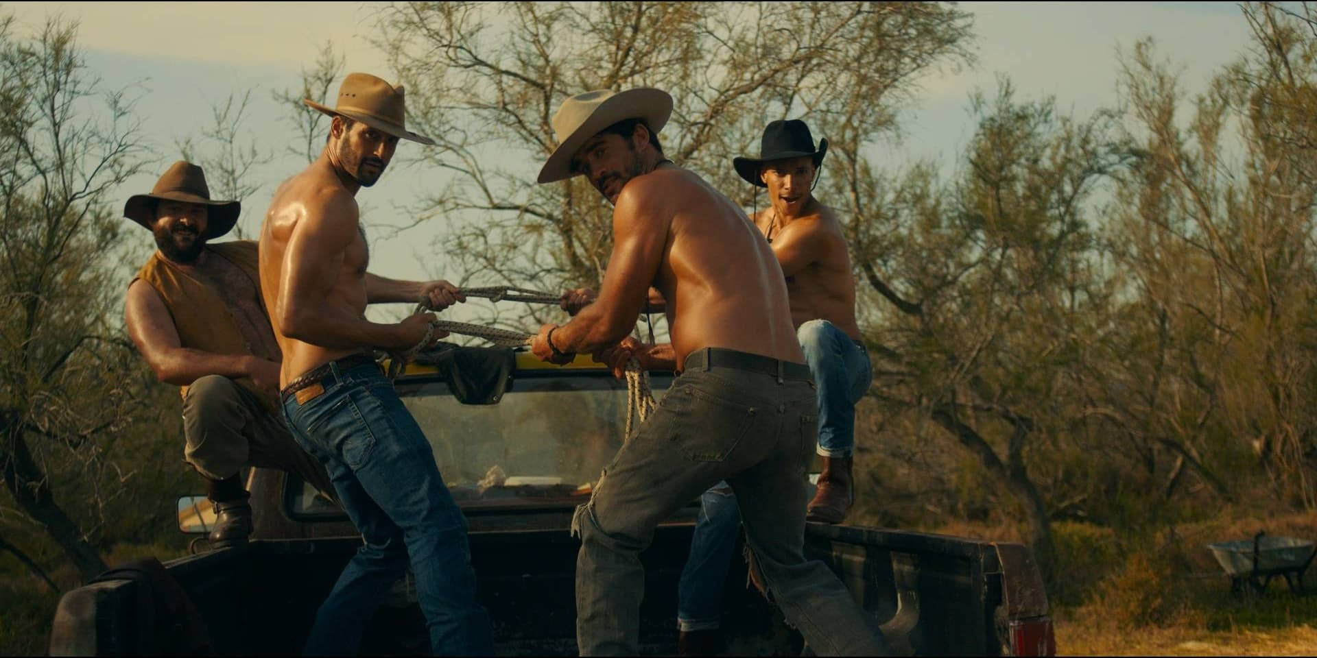 Thibault Evrard, Guillaume Labbé, Simon Ehrlacher et Corentin Fila sont les "Escort Boys" de Prime Video. 