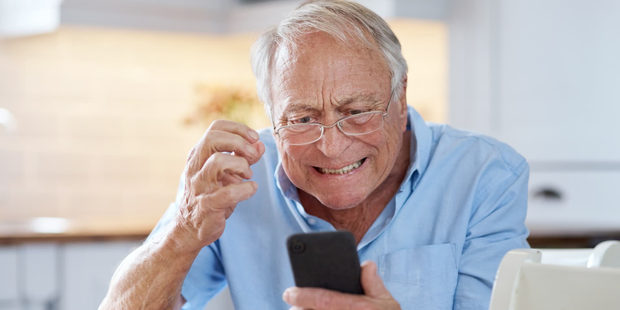 Découvrez le 33700, plateforme de référence dans la lutte contre les appels et SMS indésirables.