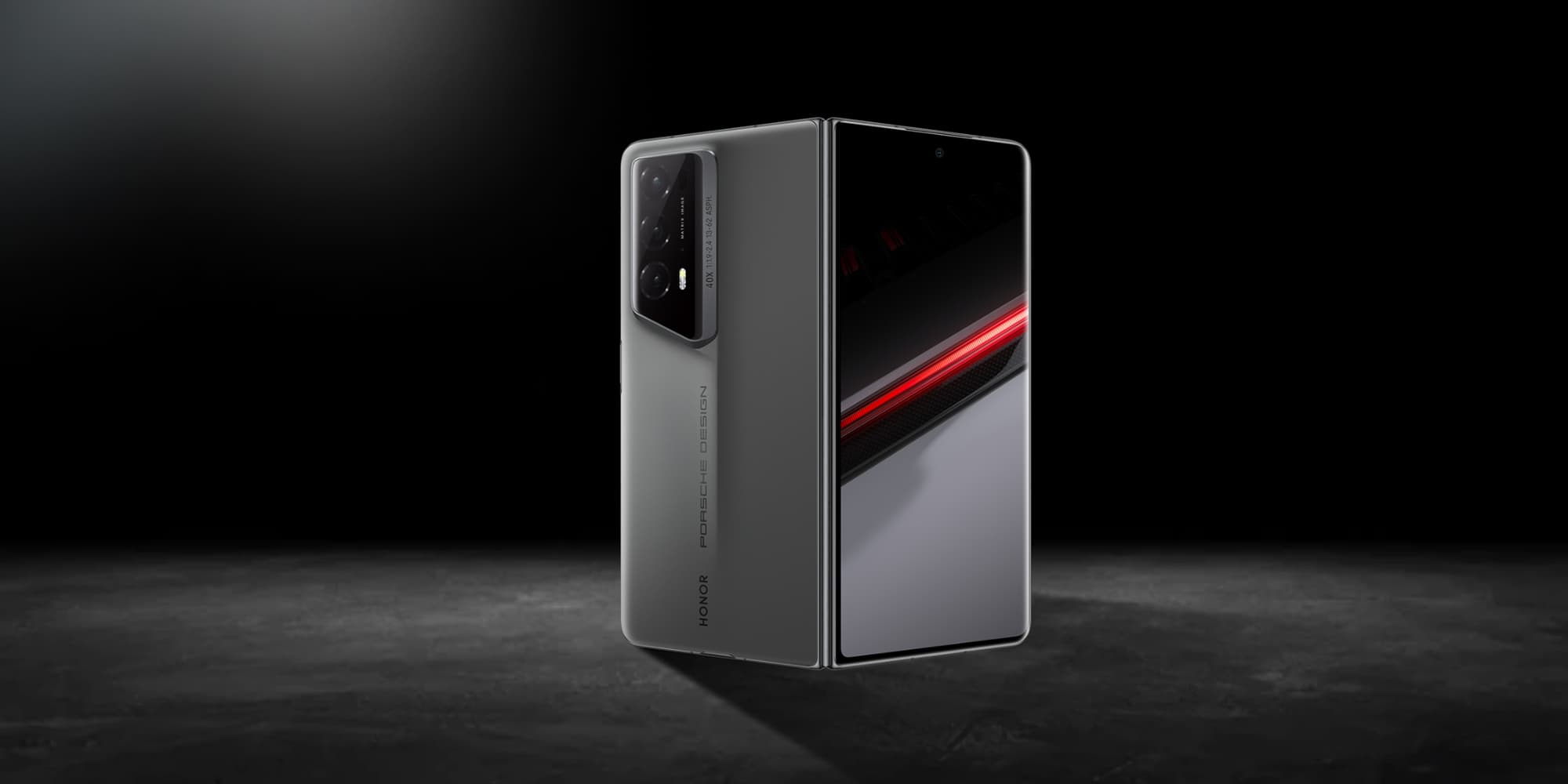 Fruit d'une collaboration entre le constructeur automobile et le fabricant de smartphones, le Porsche Design HONOR Magic V2 se dévoile en images.