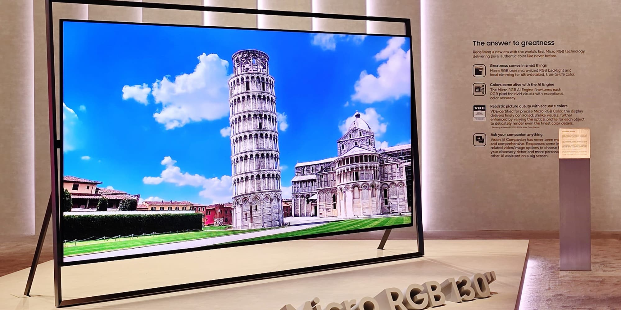 Voici le nouveau téléviseur R95H de Samsung, présenté au CES 2026