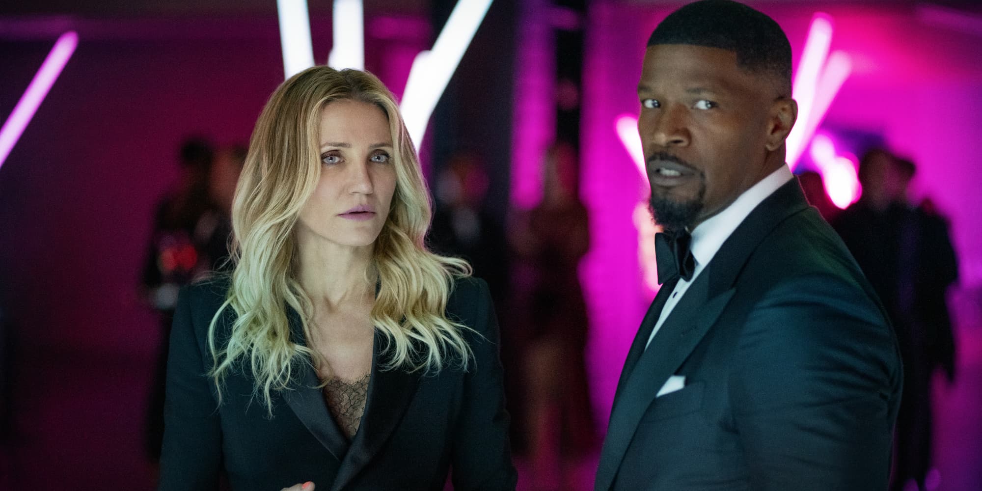 Cameron Diaz (Emily) et Jamie Foxx (Matt) partagent l'affiche de la comédie d'action "Back in Action", disponible dès maintenant sur Netflix ! 