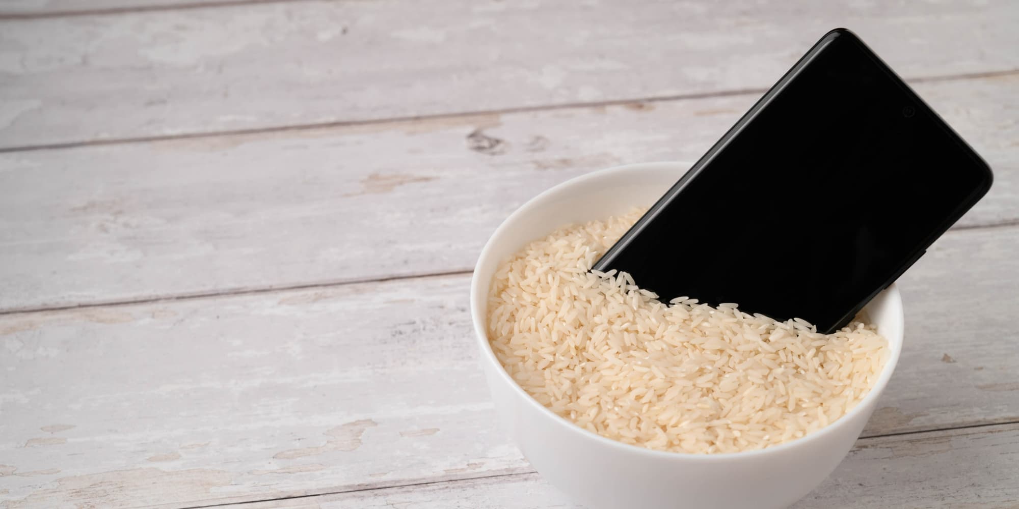 Votre smartphone a pris l'eau ? Voici la marche à suivre.
