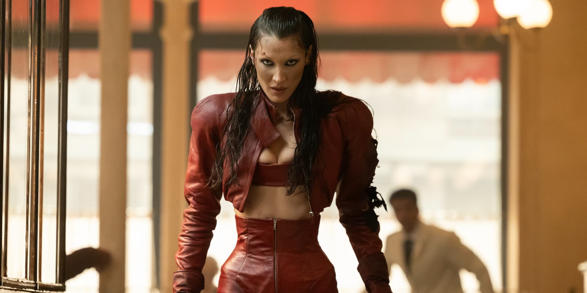 Bella Hadid dans la série "The Beauty" de Ryan Murphy sur Disney+ ! 