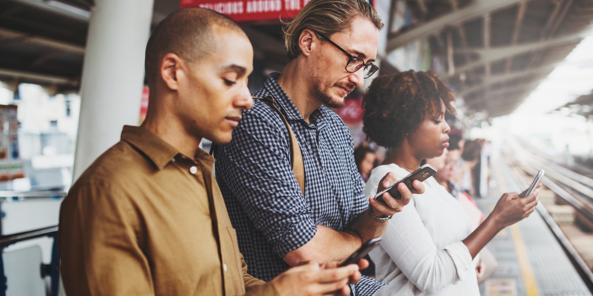 Samsung dévoile une nouvelle fonctionnalité pour éviter les curieux dans les transports en commun.