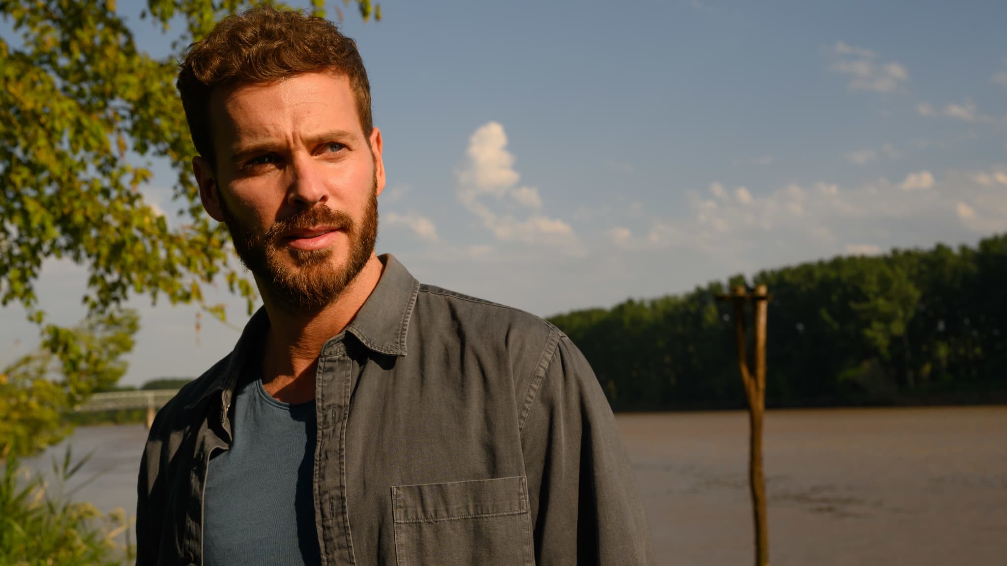 Matt Pokora joue Axel, l'un des personnages principaux du téléfilm "Le Premier oublié". Matt Pokora joue Axel, l'un des personnages principaux du téléfilm "Le Premier oublié".