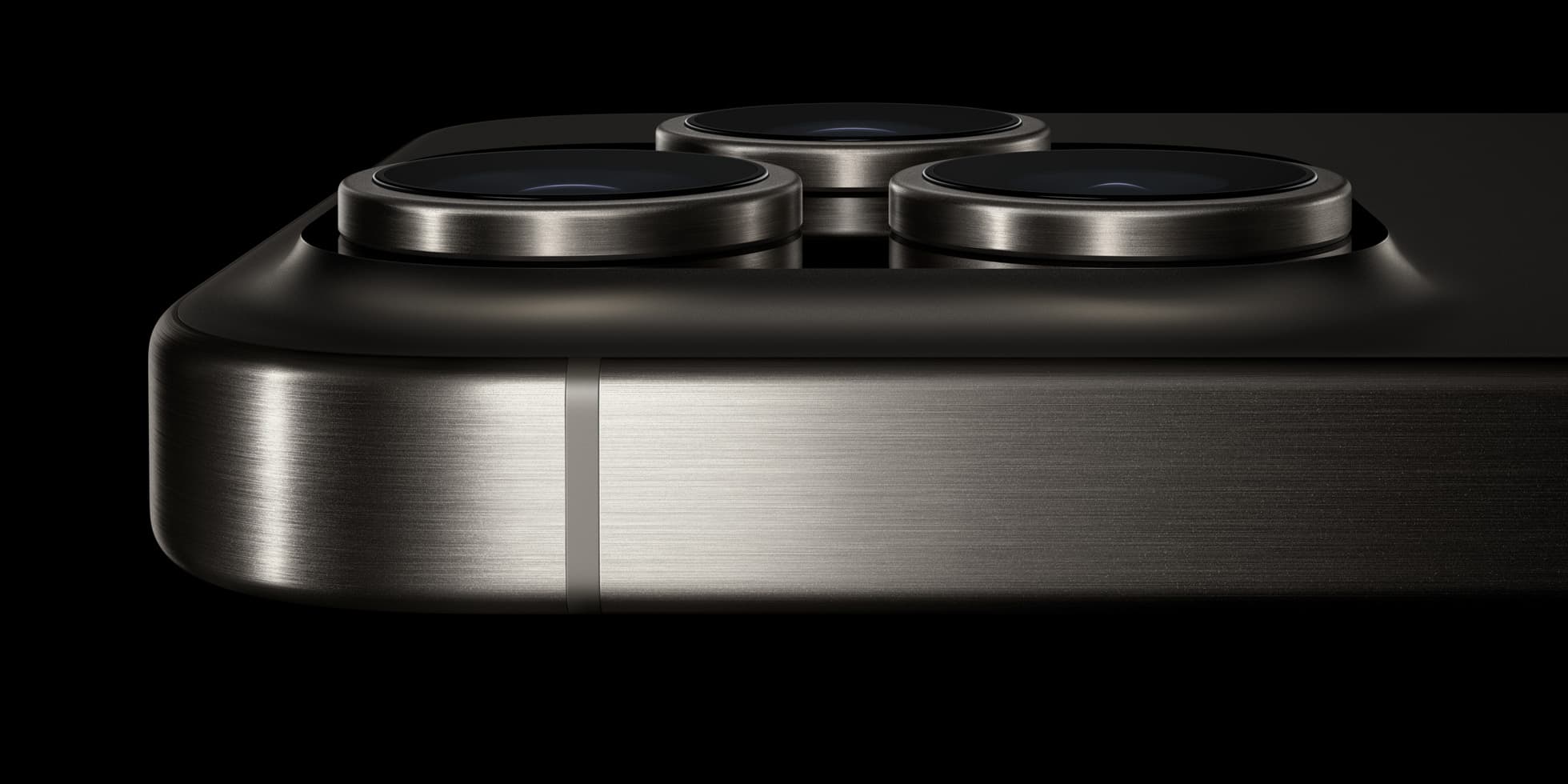 Découvrez l'iPhone 15 Pro et son revêtement en titane.